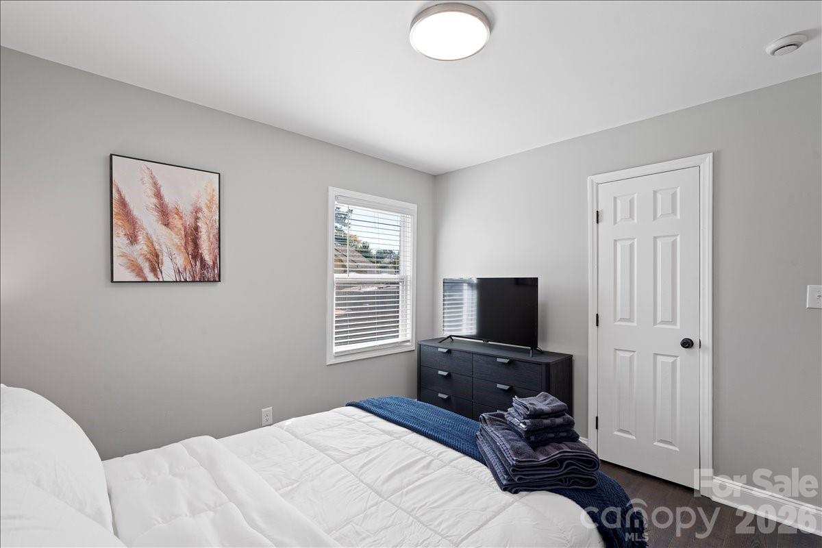 1064 Winchester Drive Property Photo 16