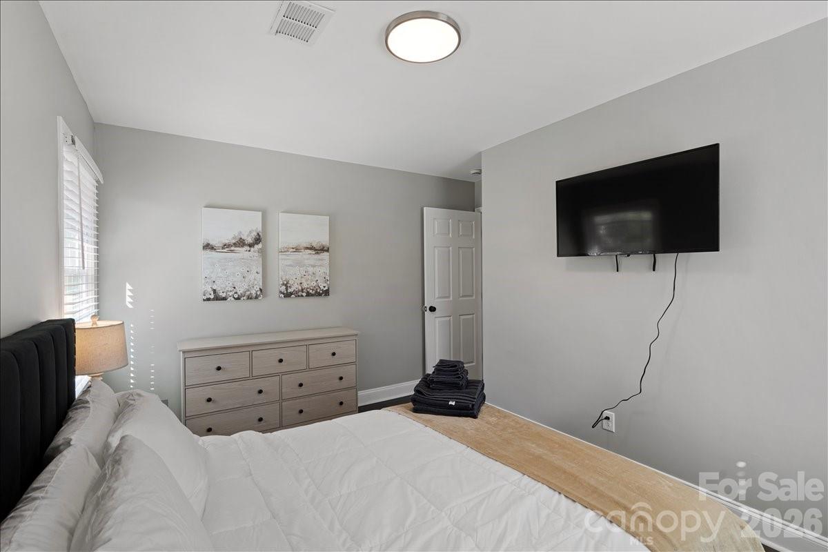 1064 Winchester Drive Property Photo 19