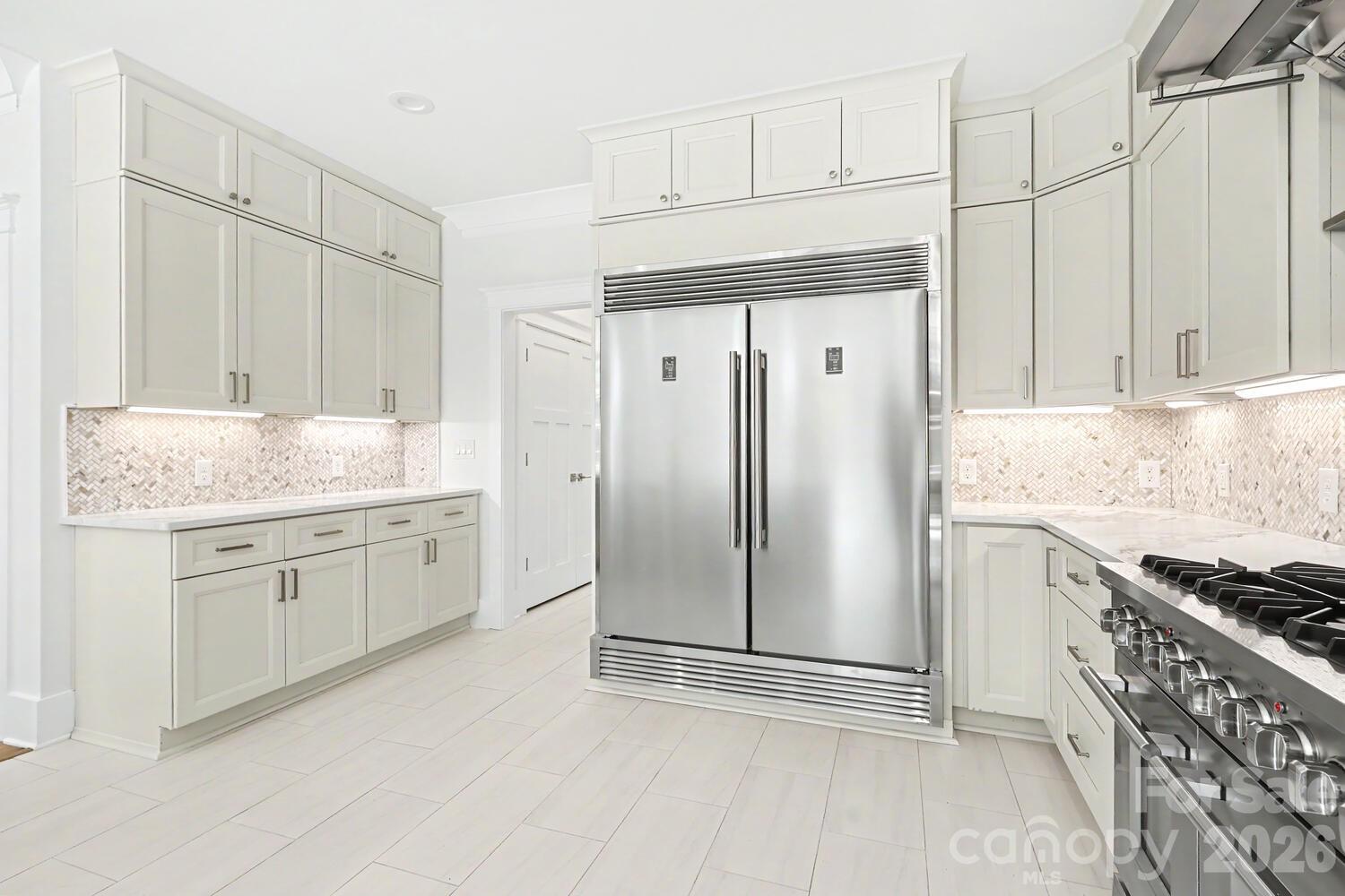 4304 Tangle Drive Property Photo 14