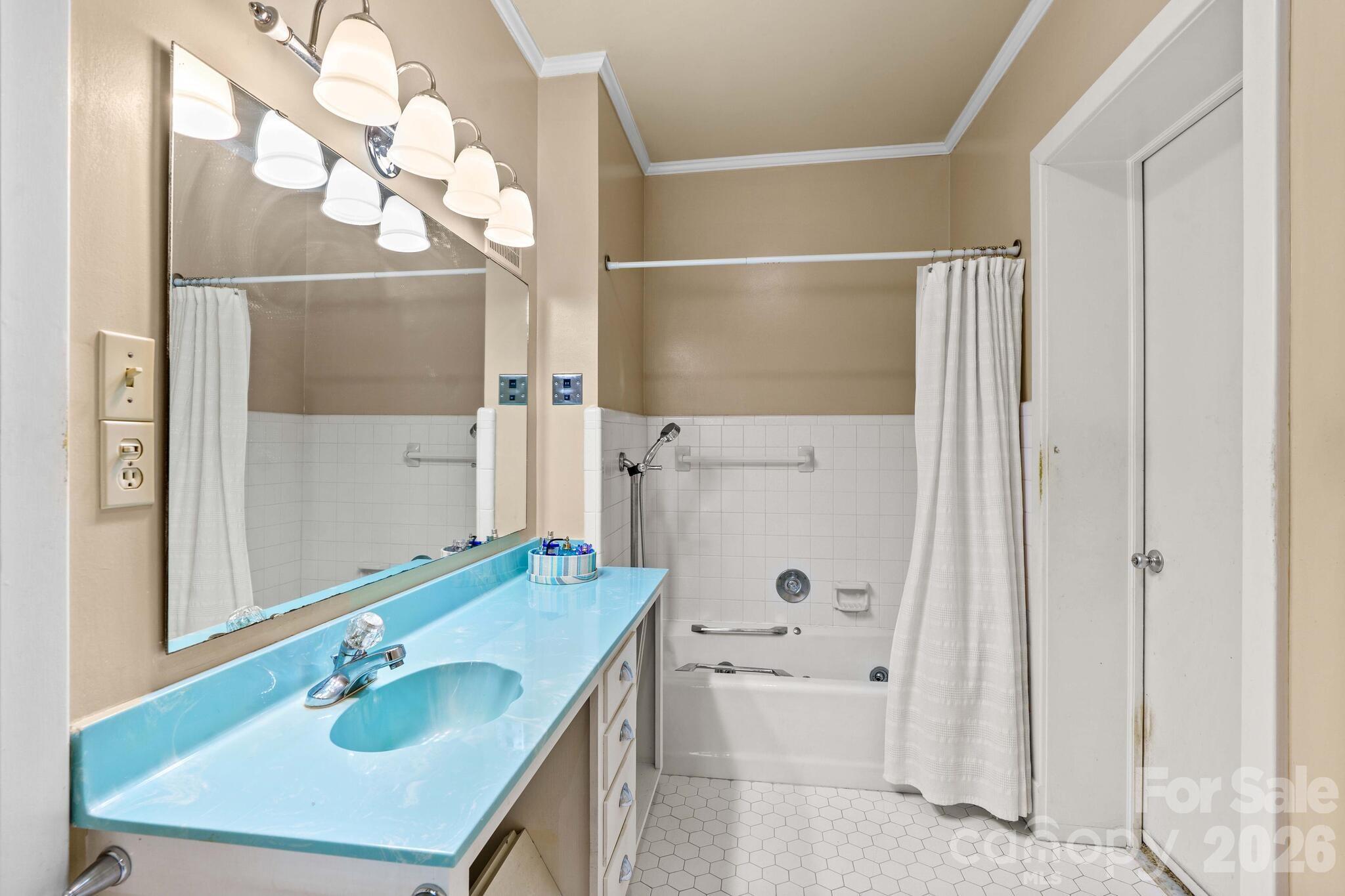 725 Mocksville Avenue Property Photo 39