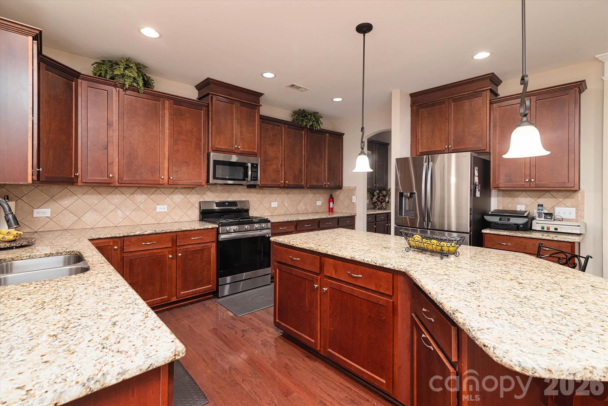318 Willow Tree Drive Property Photo 3
