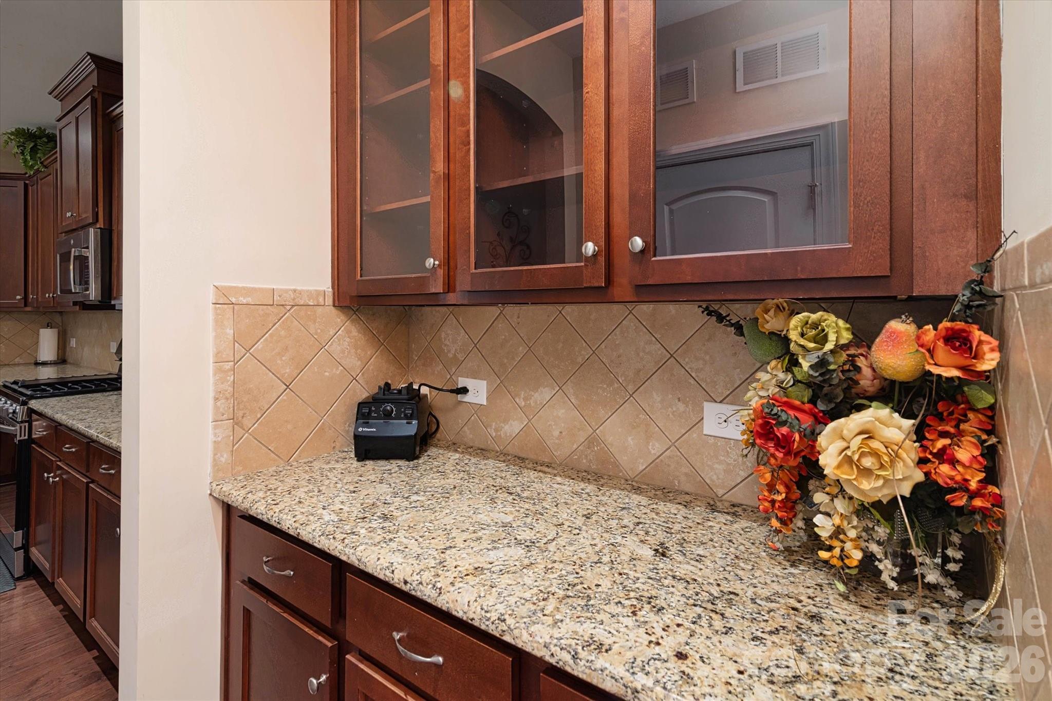 318 Willow Tree Drive Property Photo 13