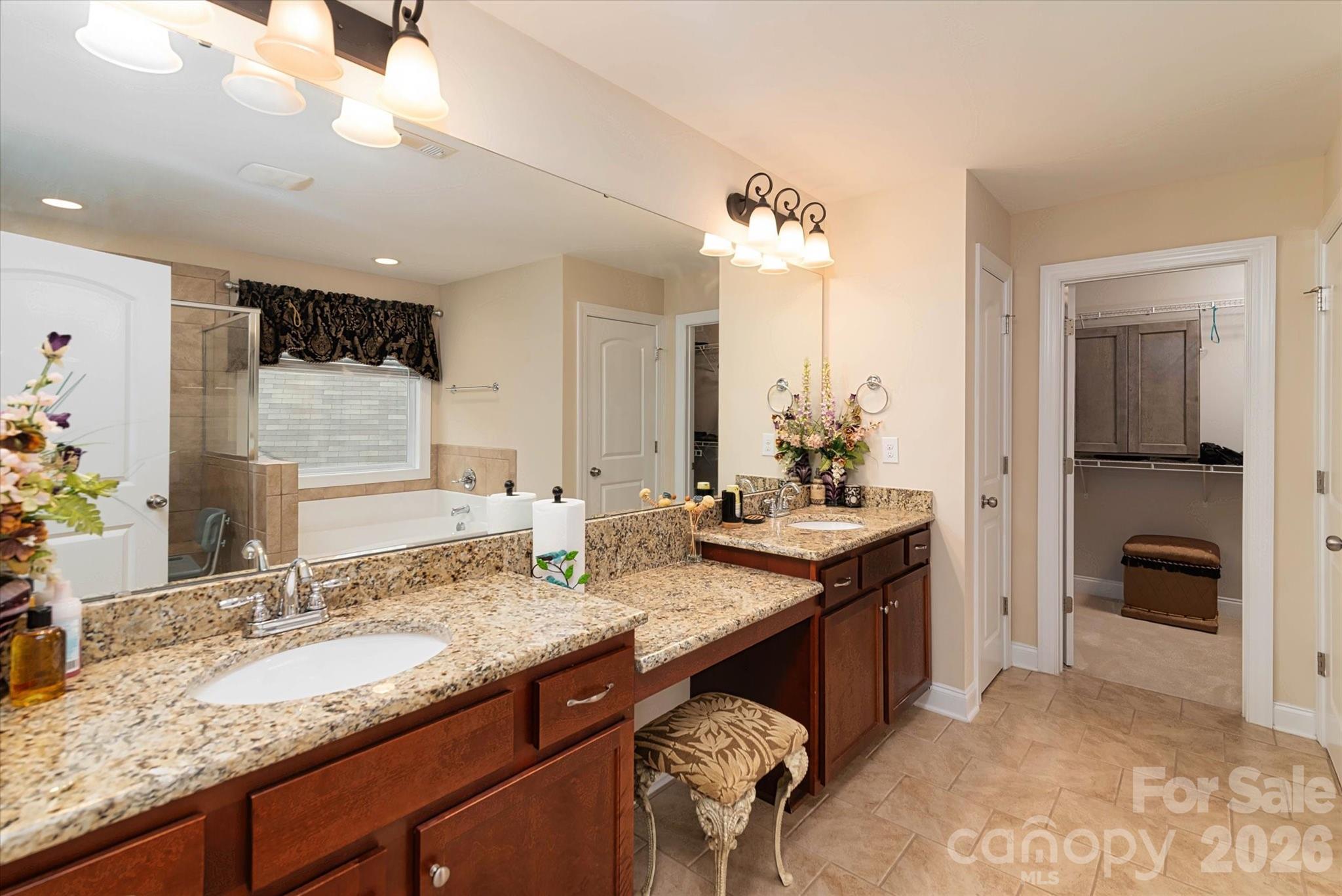 318 Willow Tree Drive Property Photo 20