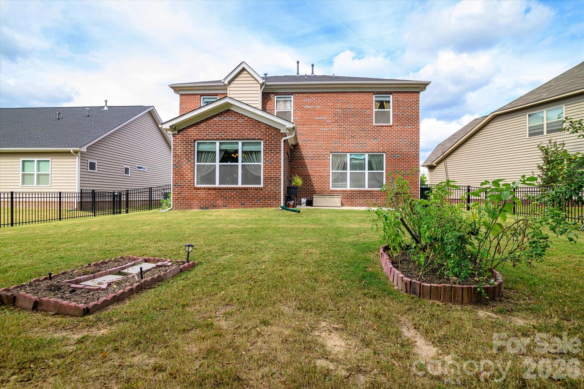 318 Willow Tree Drive Property Photo 30