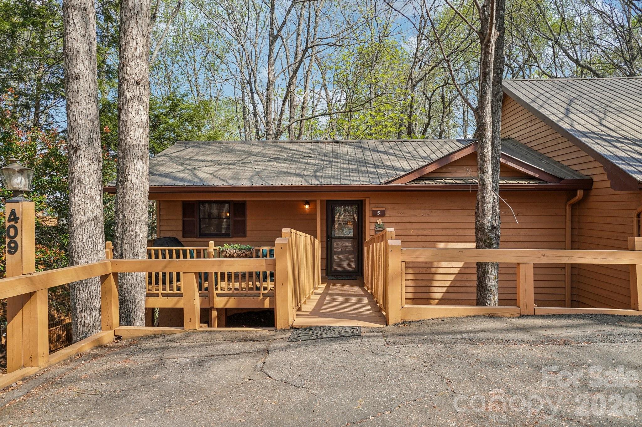409 Whitney Boulevard Property Photo 1