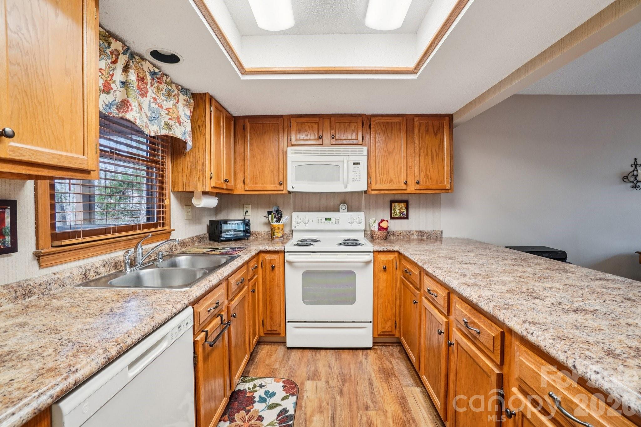 409 Whitney Boulevard Property Photo 8