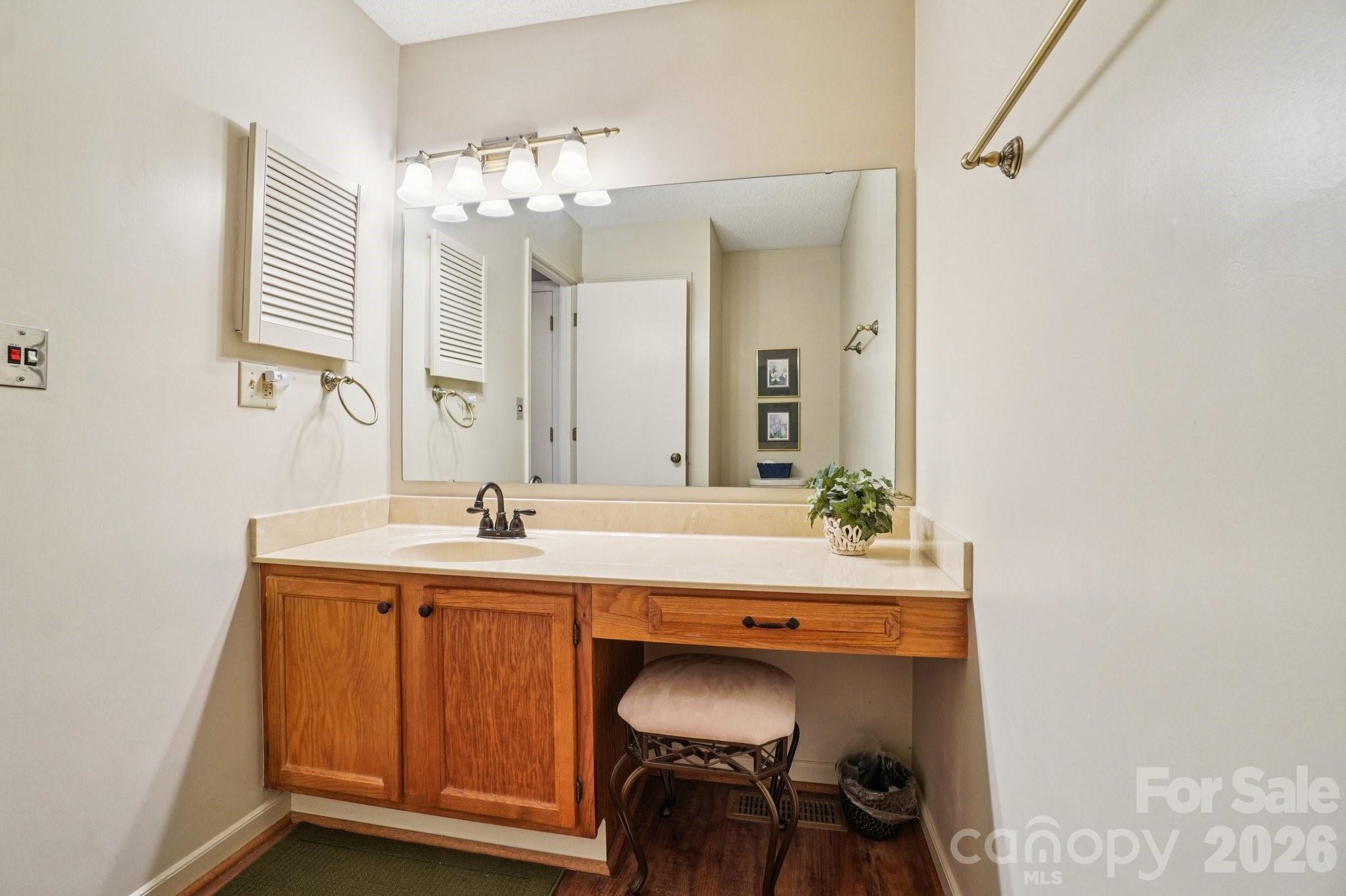 409 Whitney Boulevard Property Photo 13