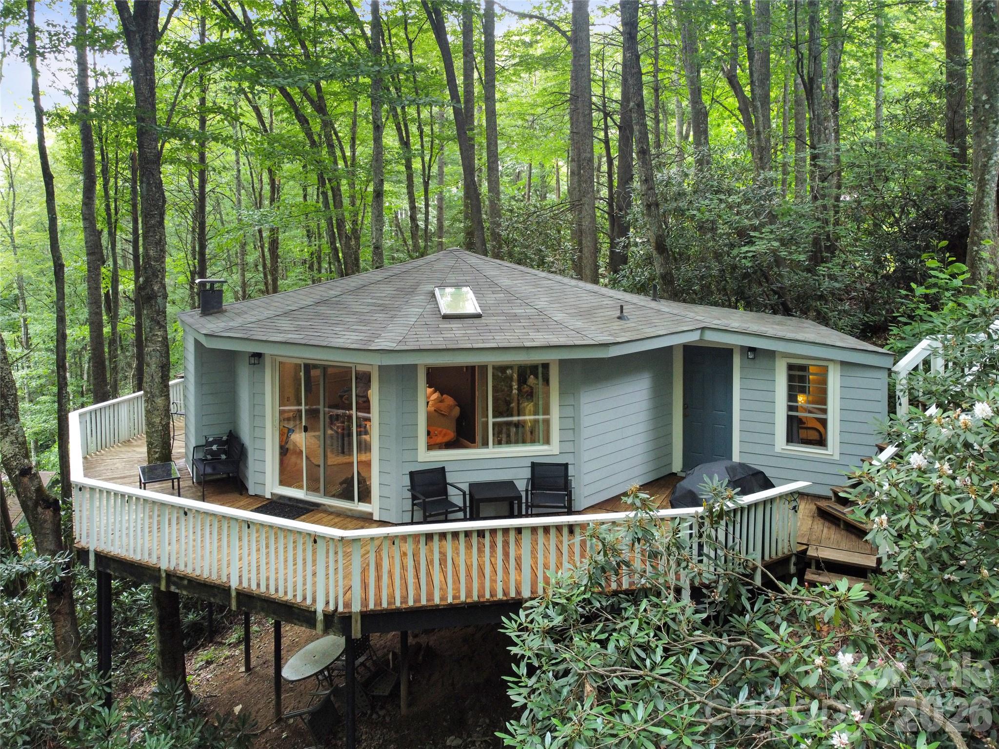 560 Laurel Ridge Road Property Photo 1