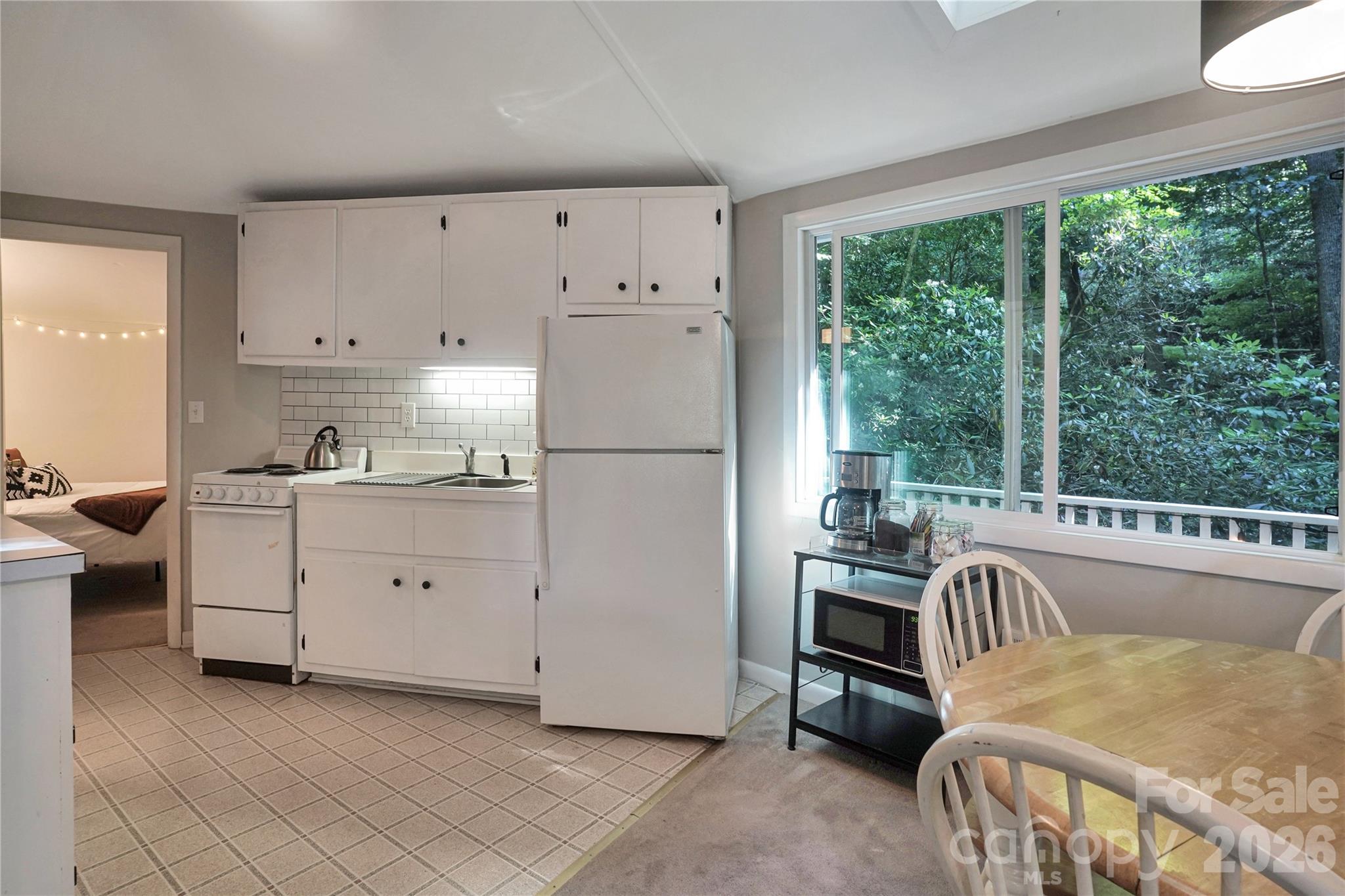 560 Laurel Ridge Road Property Photo 6