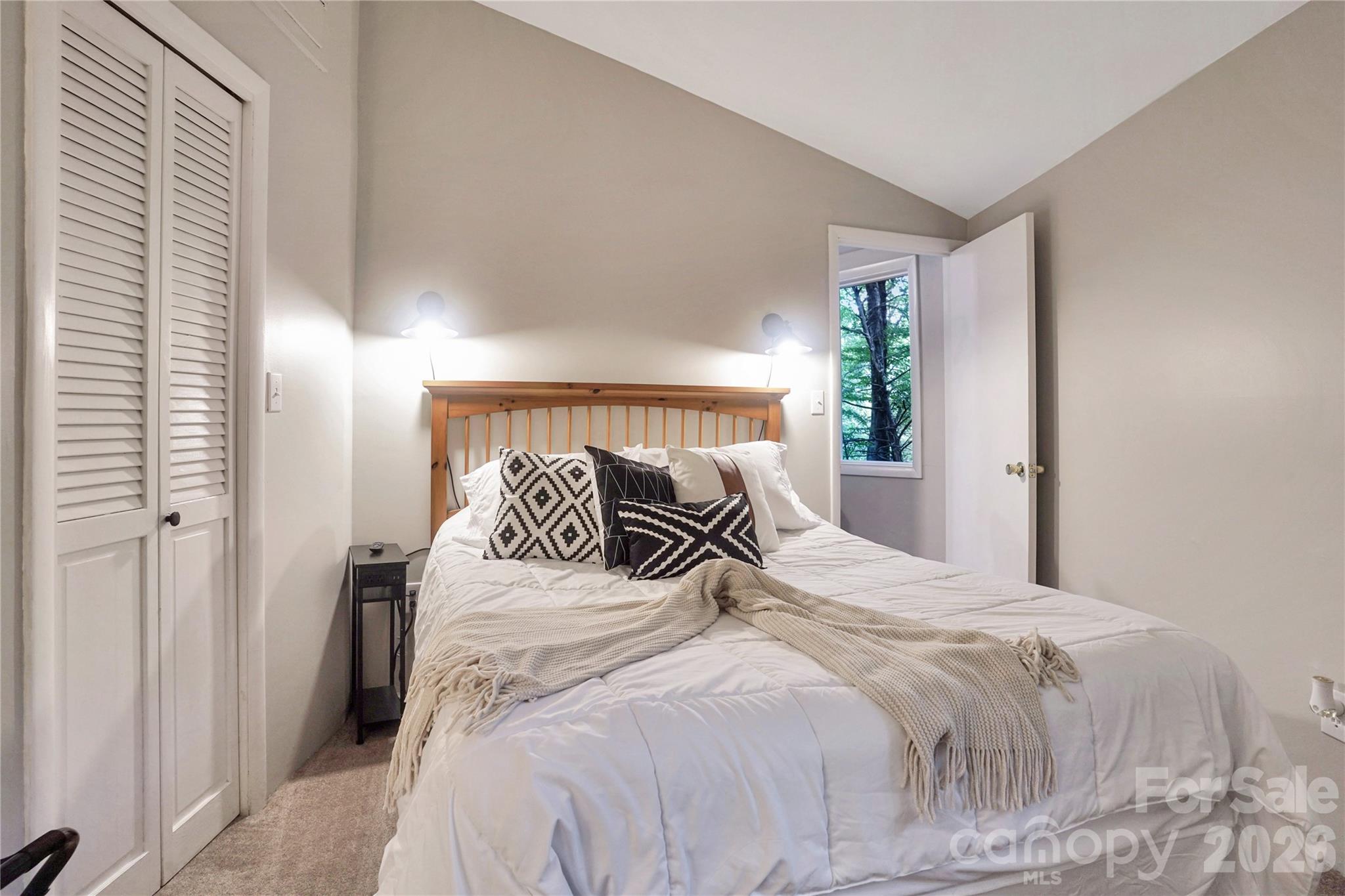 560 Laurel Ridge Road Property Photo 10