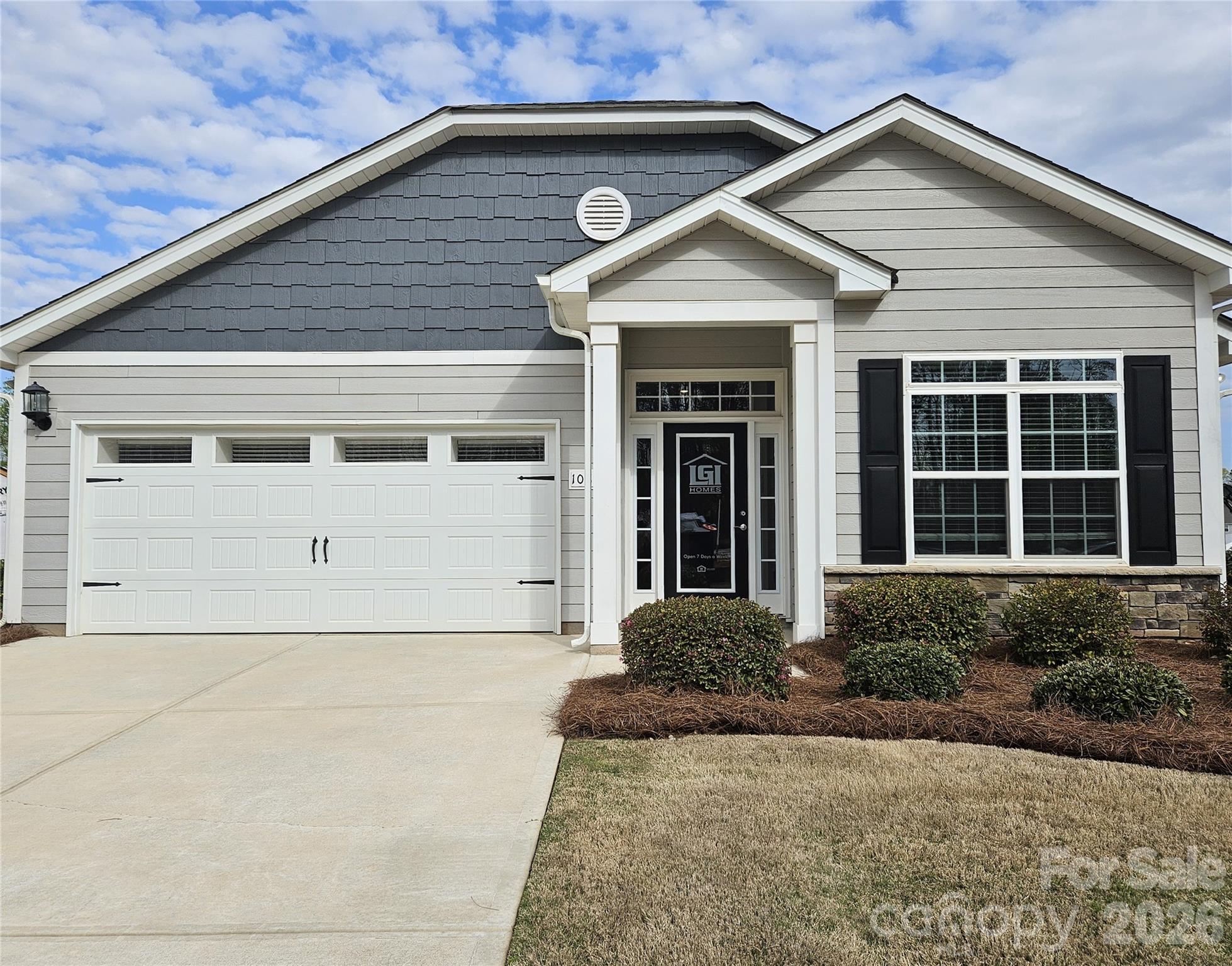 108 Tradesmen Trail Property Photo 1