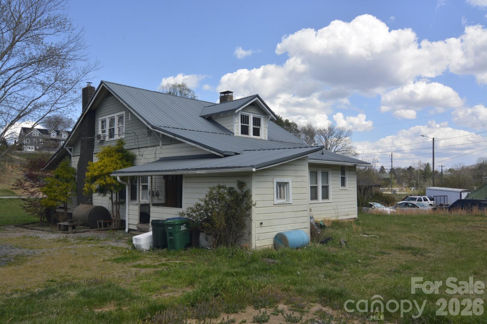 2710 New Leicester Highway Property Photo 4
