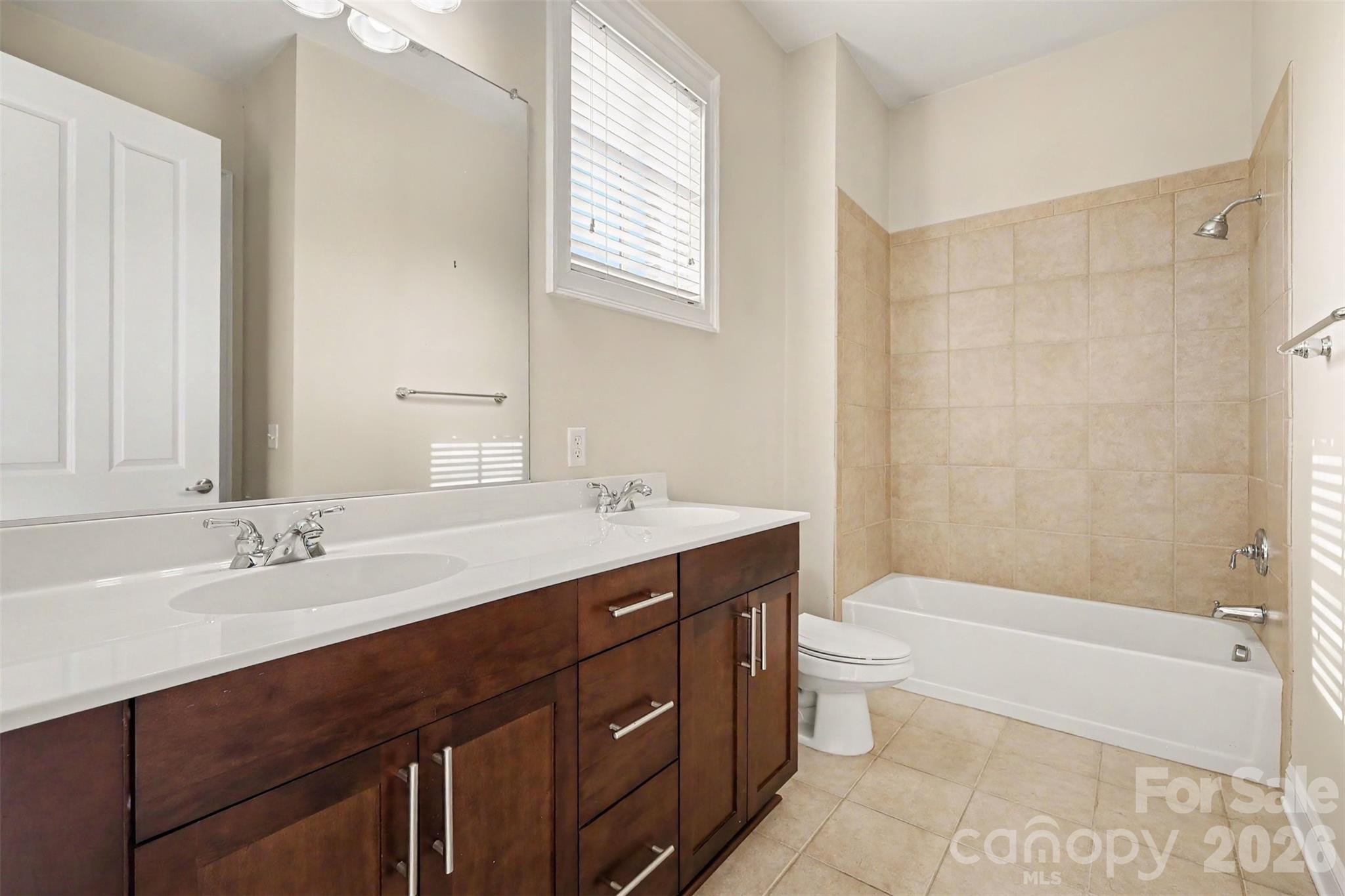 5425 Closeburn Road 210 Property Photo 11