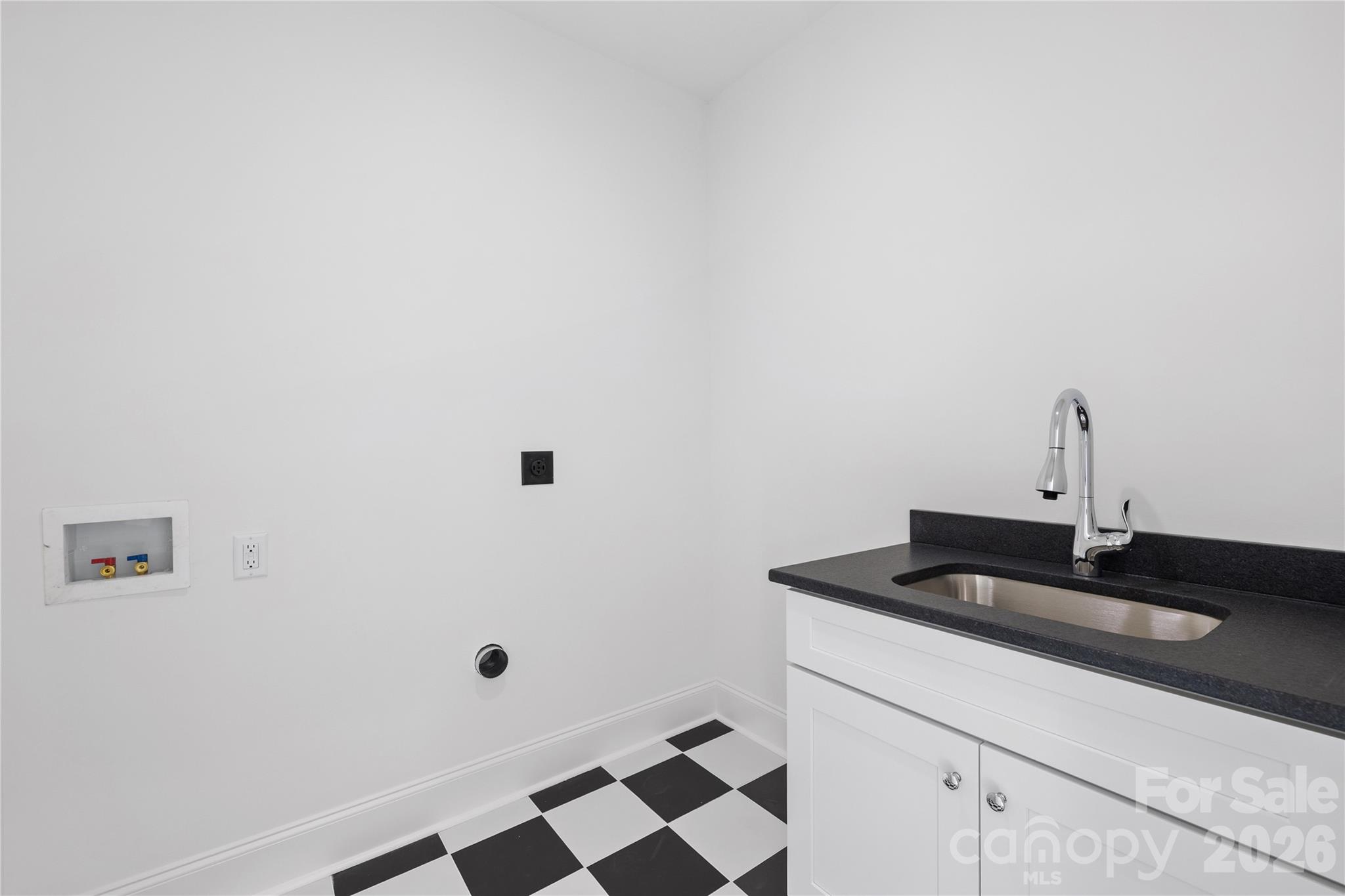 120 Starboard Lane Property Photo 32