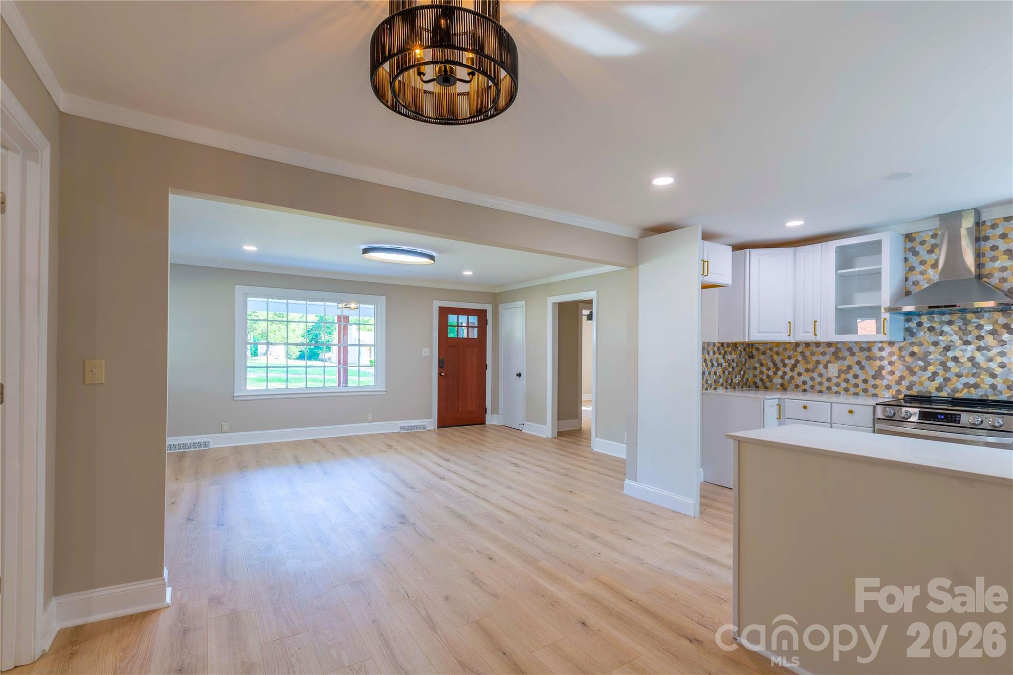 8000 Chapman Street Property Photo 8