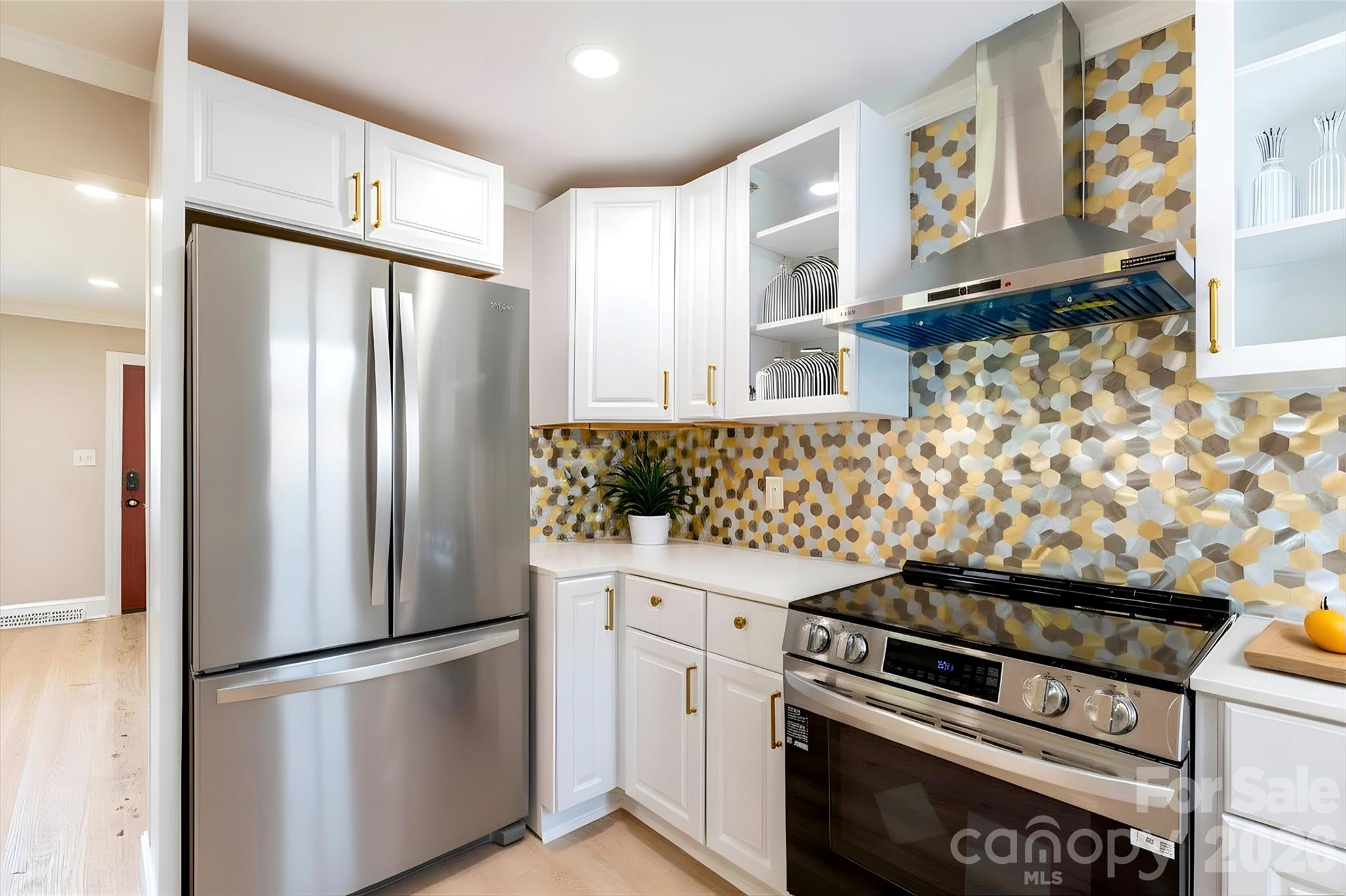 8000 Chapman Street Property Photo 10