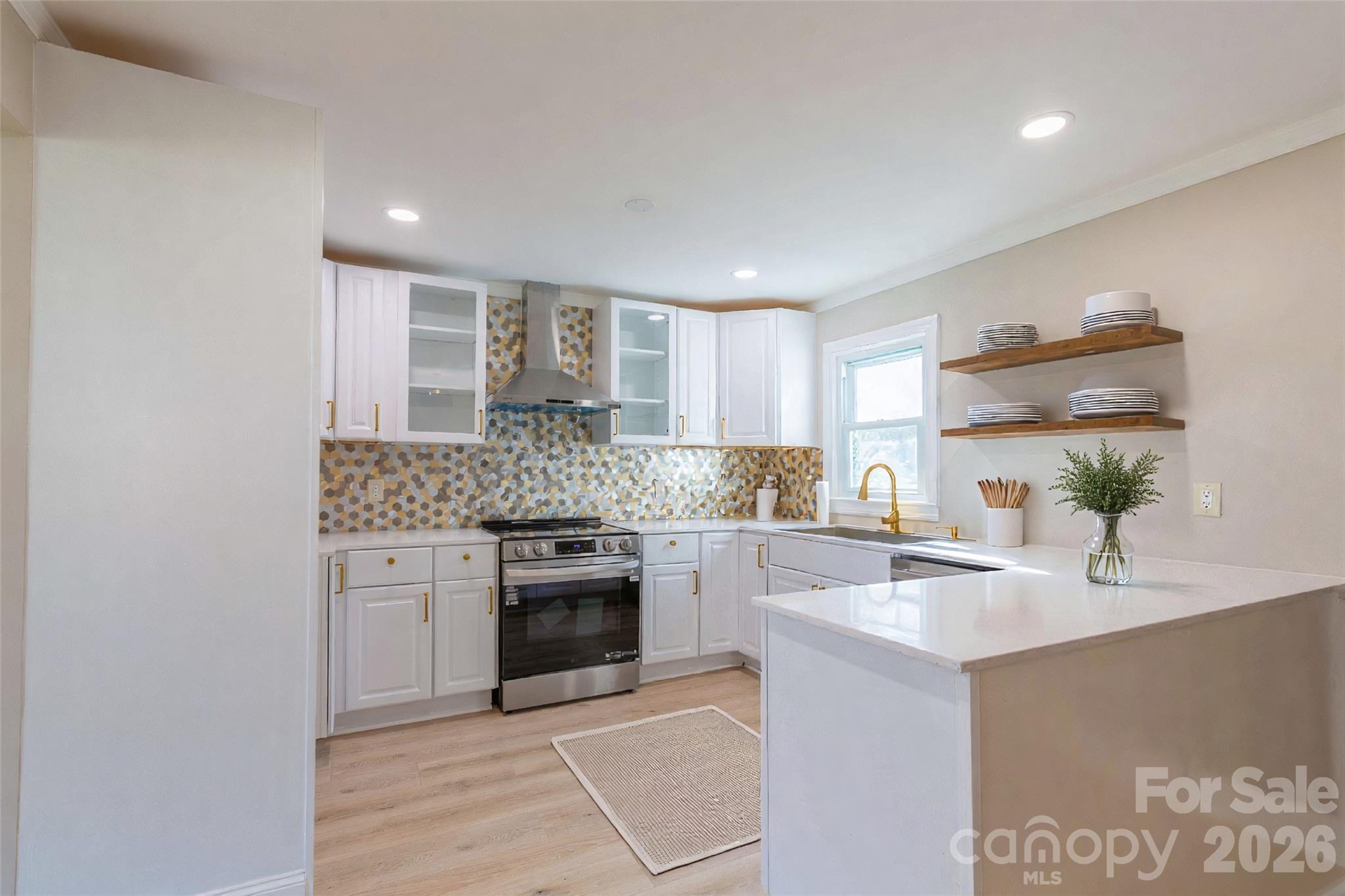 8000 Chapman Street Property Photo 11