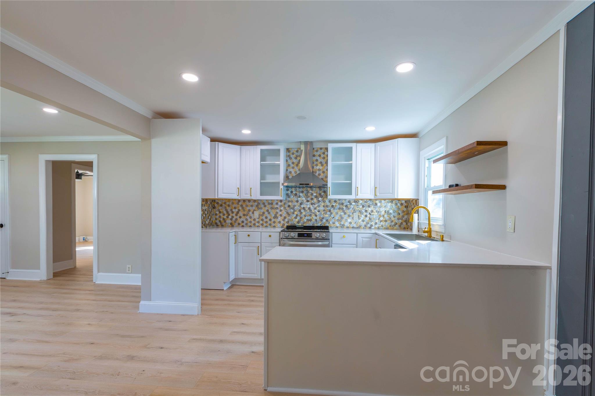 8000 Chapman Street Property Photo 12