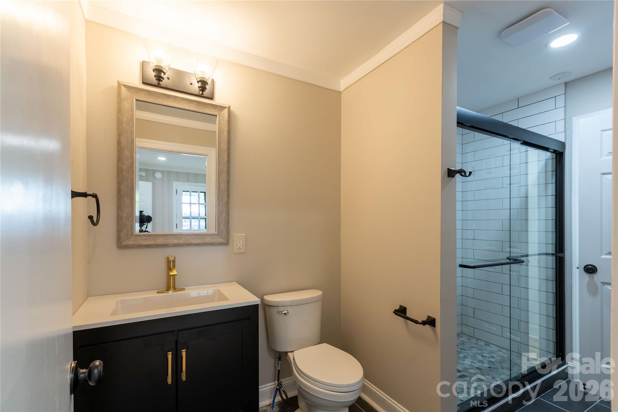 8000 Chapman Street Property Photo 17