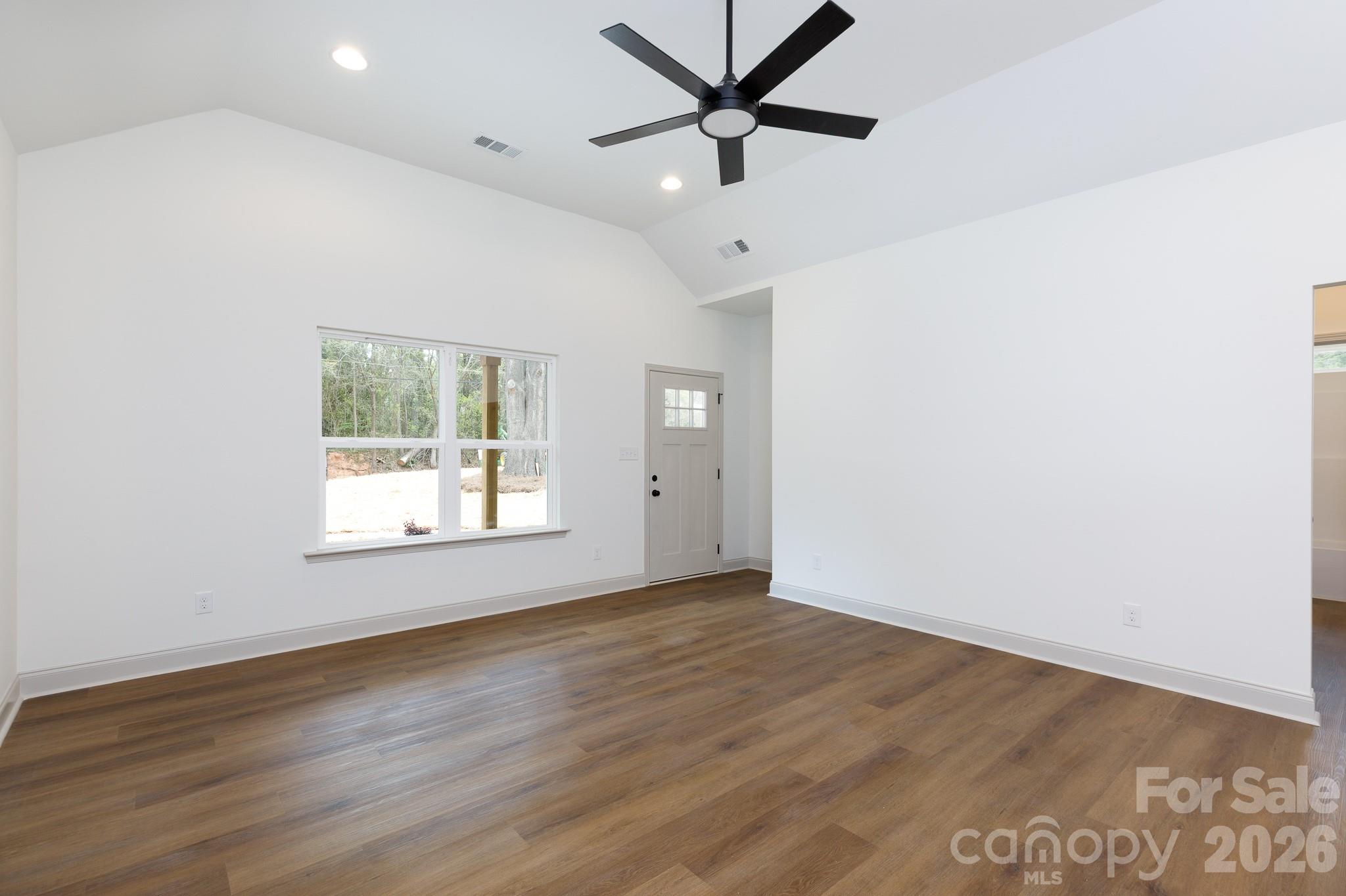107 Brown Street 12 / 13 Property Photo 6