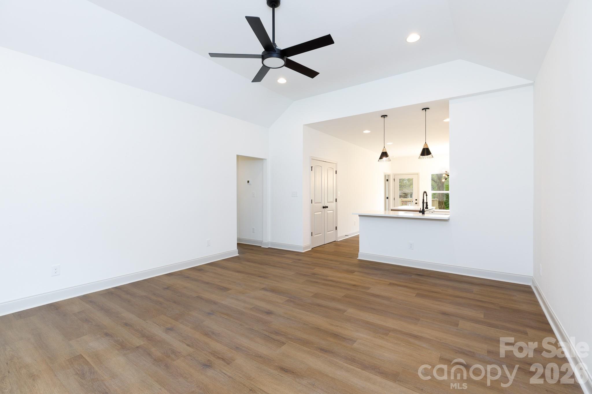 107 Brown Street 12 / 13 Property Photo 7