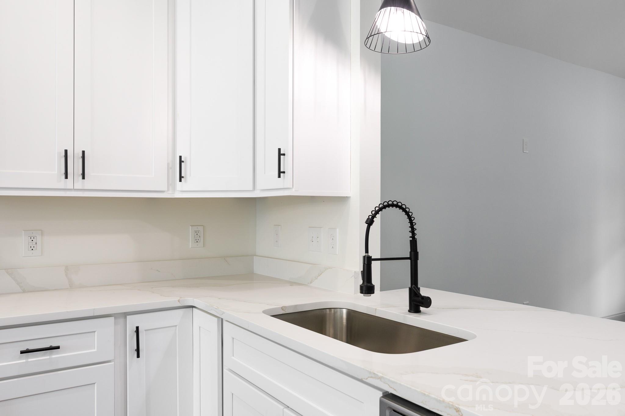 107 Brown Street 12 / 13 Property Photo 12