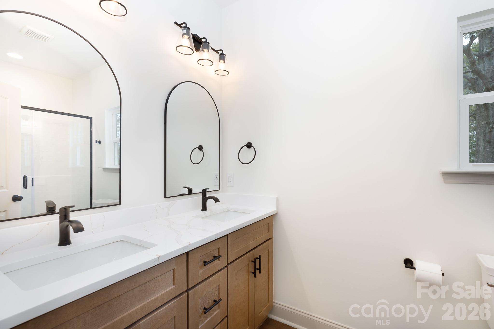 107 Brown Street 12 / 13 Property Photo 24
