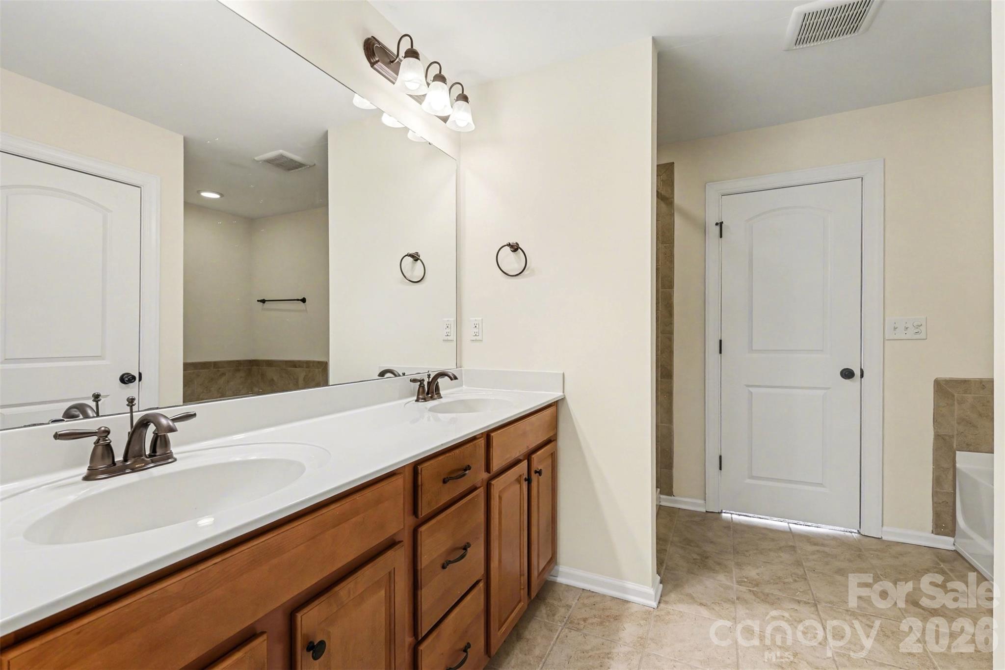 6650 Berewick Commons Parkway Property Photo 6