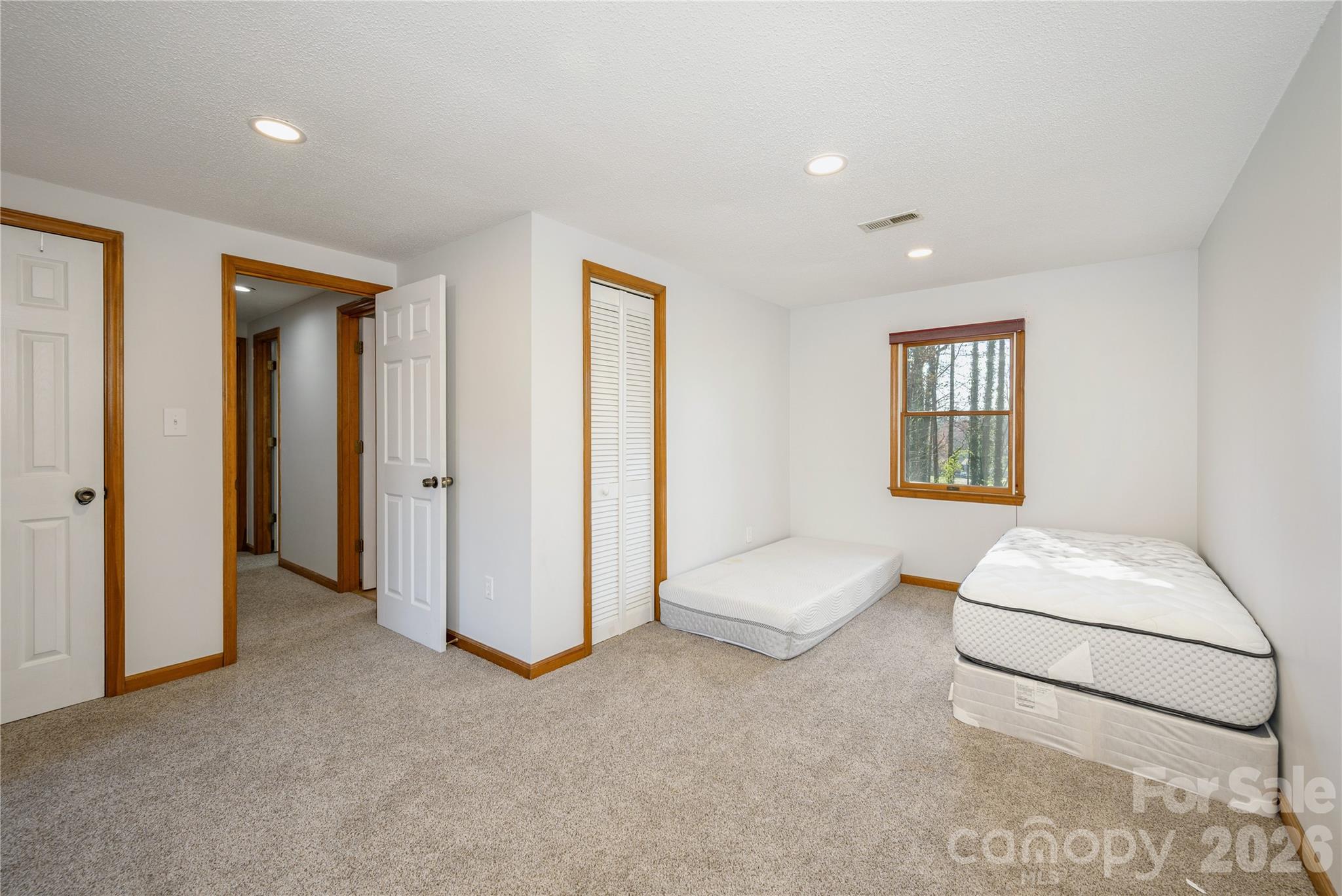 9 Justin Drive Property Photo 26