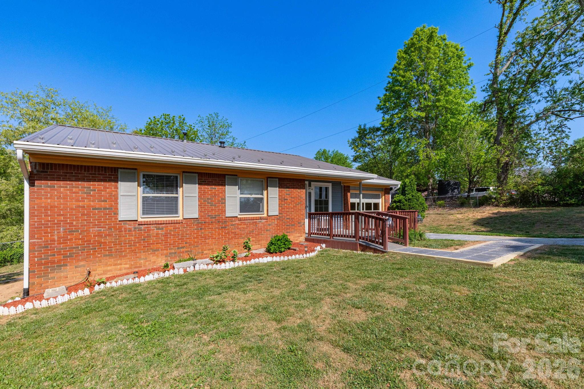 30 Compton Drive Property Photo 3
