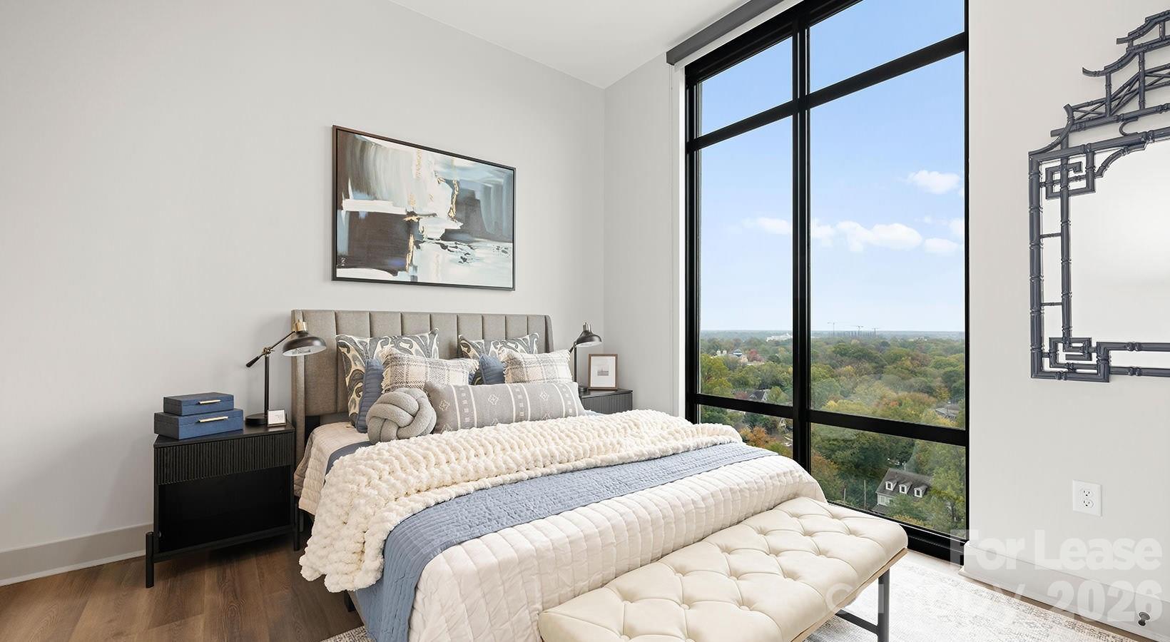 2025 Cleveland Avenue Conservatory Penthouse Property Photo 10