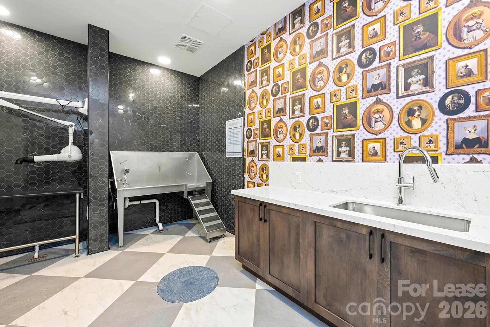 2025 Cleveland Avenue Conservatory Penthouse Property Photo 19