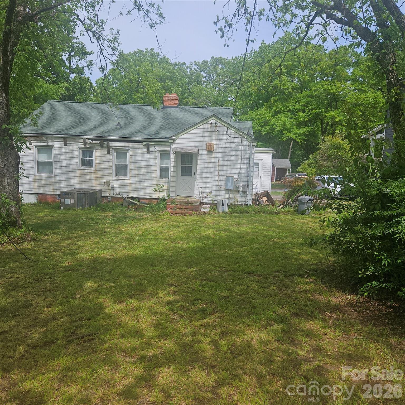 1040 Drummond Avenue Property Photo 8