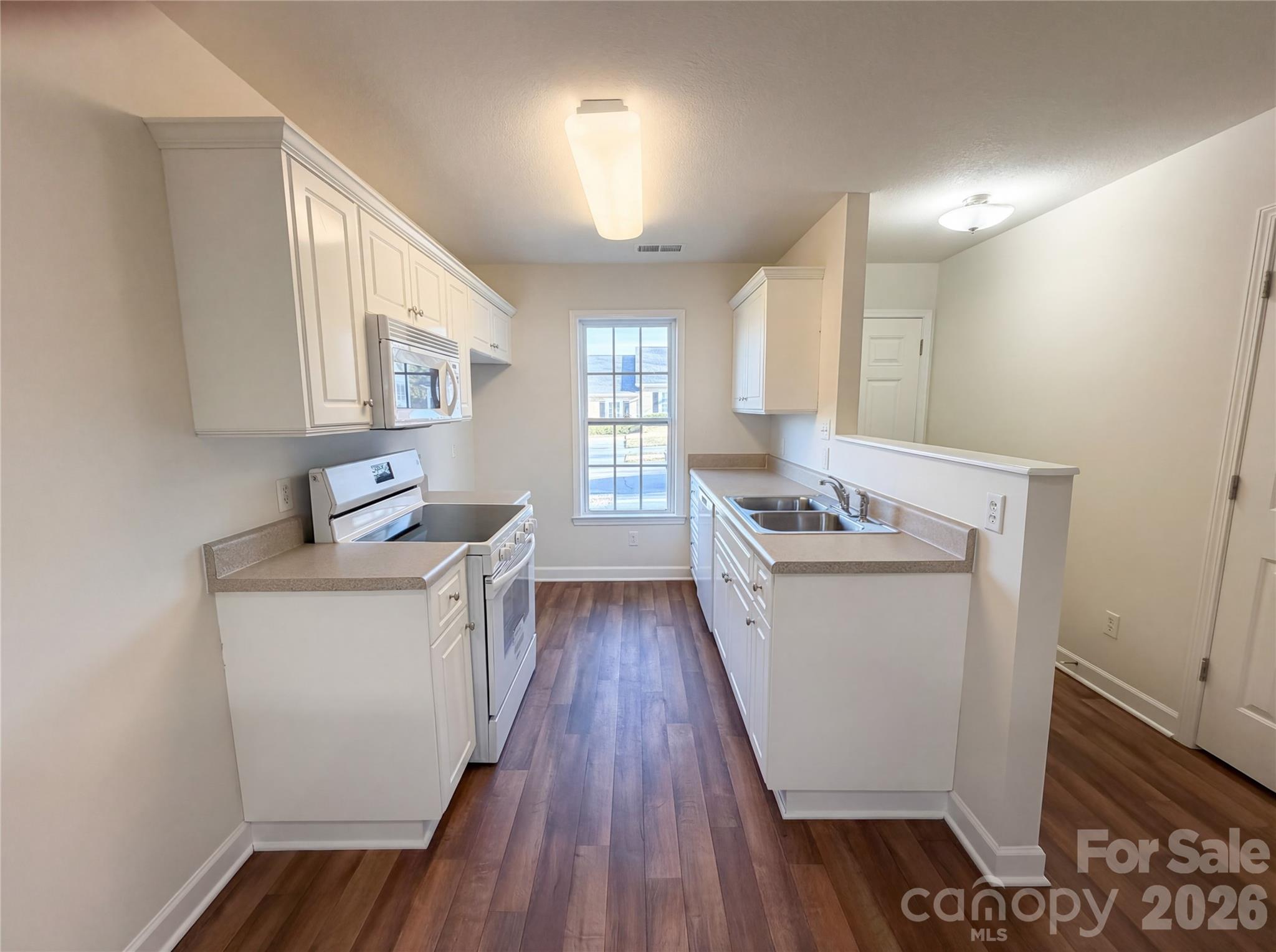 3088 Trimble Circle Property Photo 2