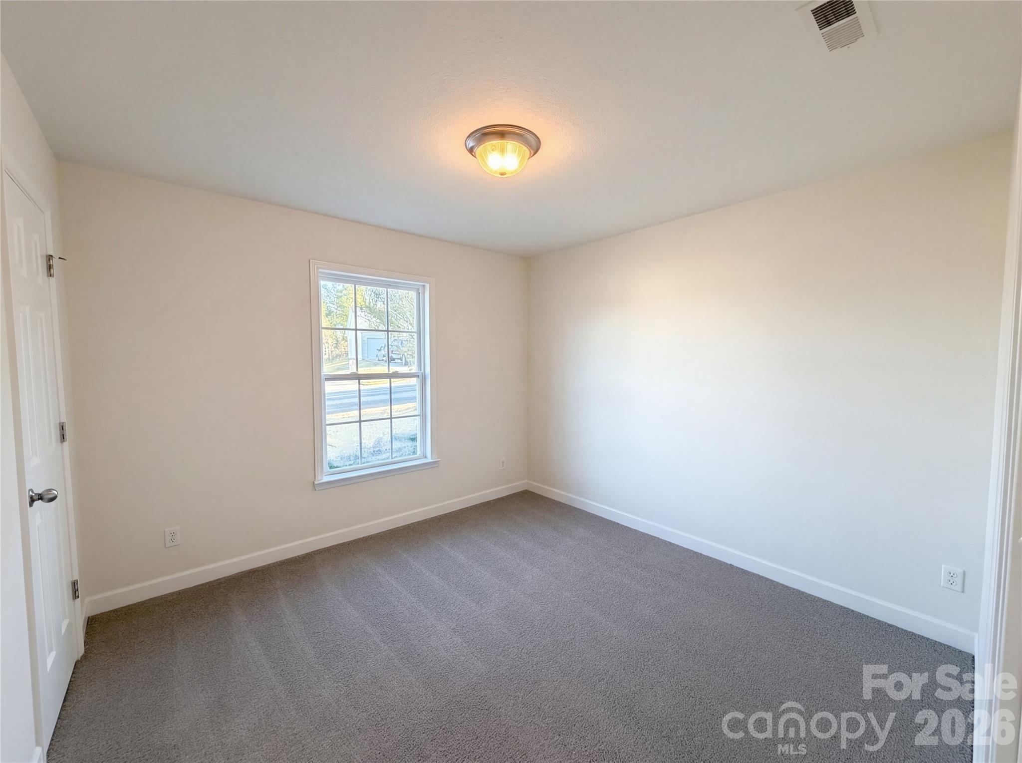 3088 Trimble Circle Property Photo 4