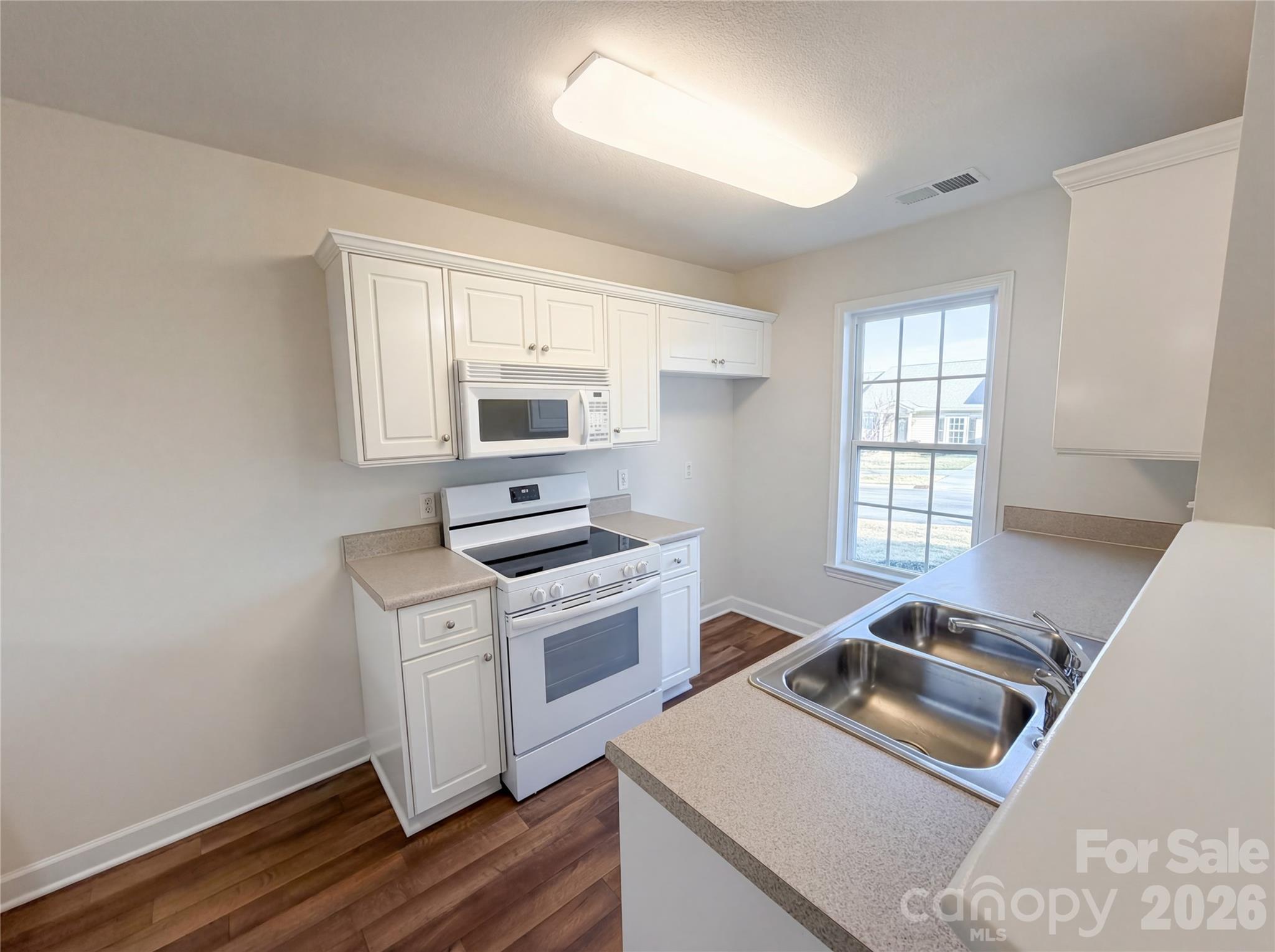3088 Trimble Circle Property Photo 8