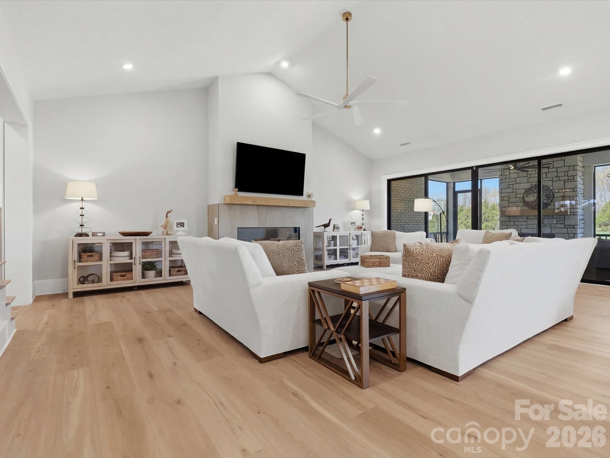 1008 Broadmoor Drive Property Photo 7