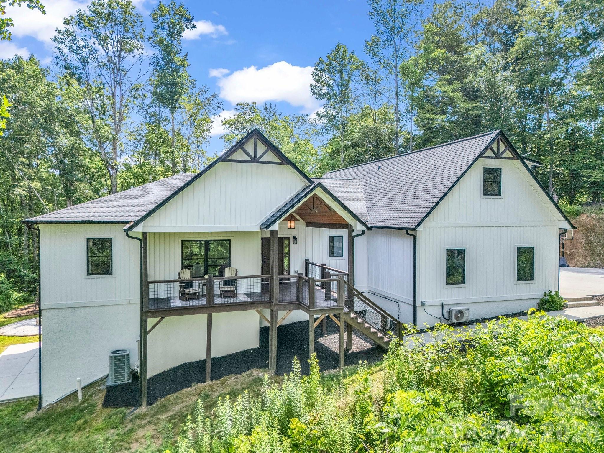 5717 Turnpike Road Property Photo 1