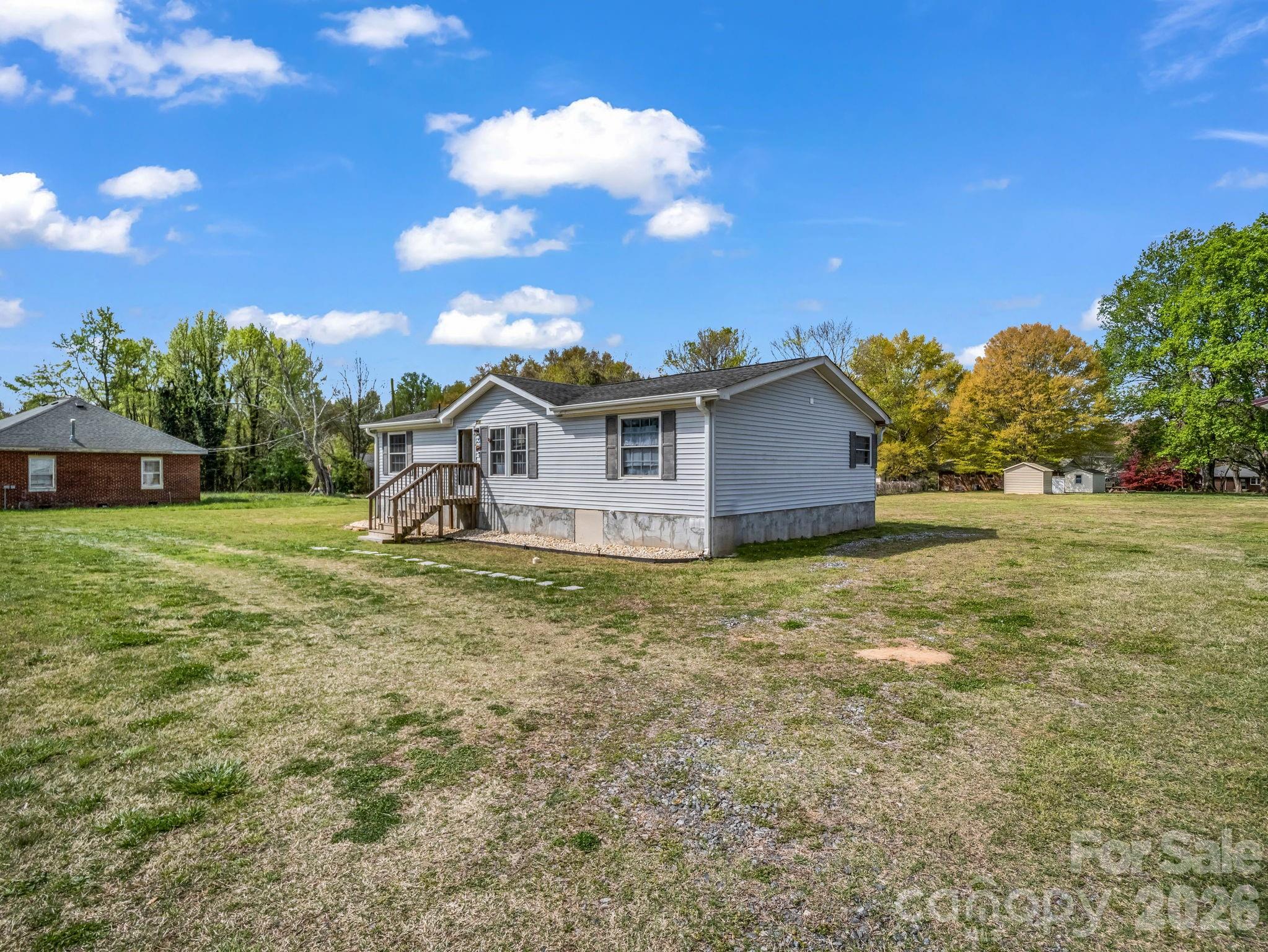 208 Oak Drive Property Photo 5
