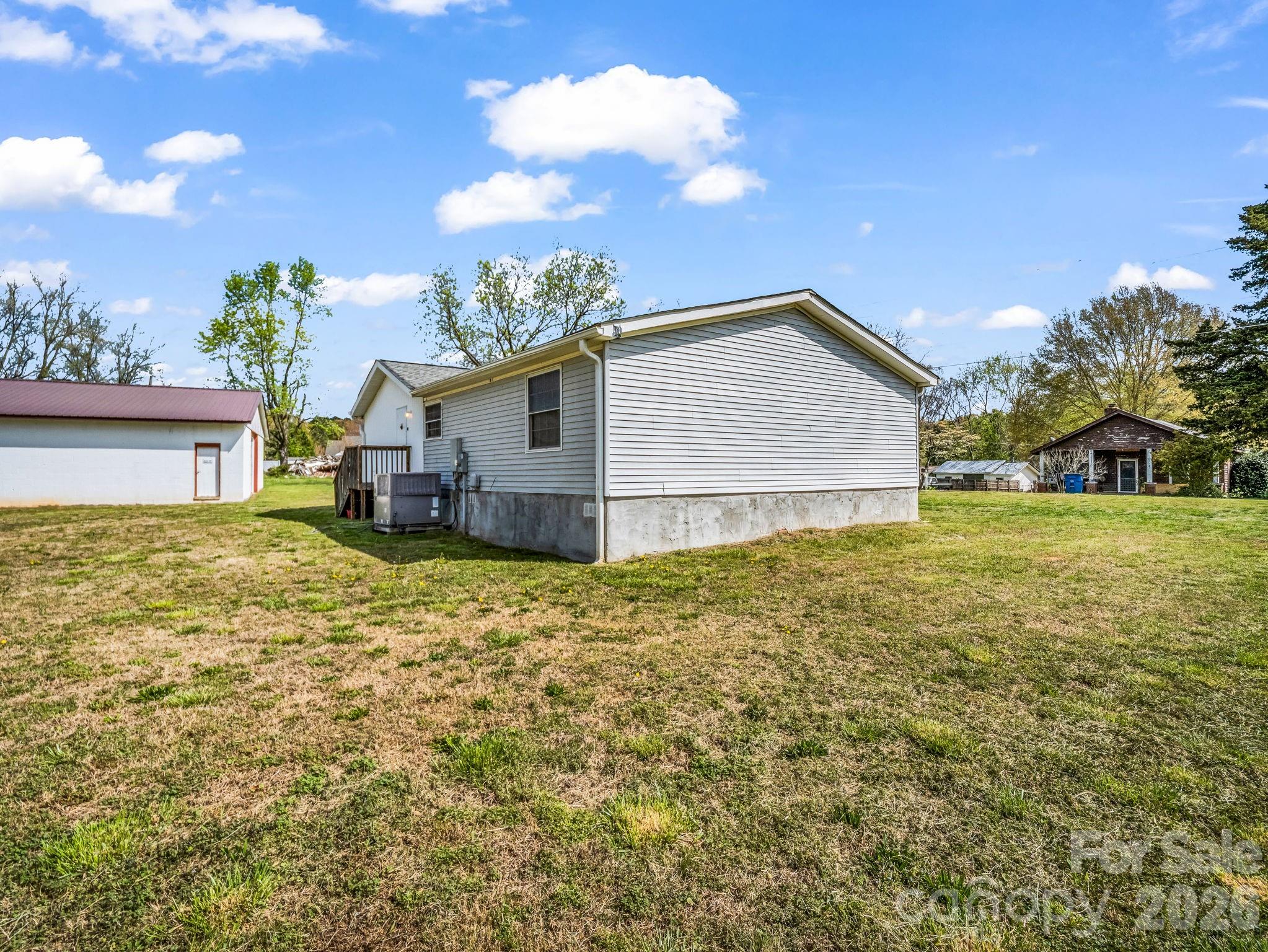 208 Oak Drive Property Photo 8