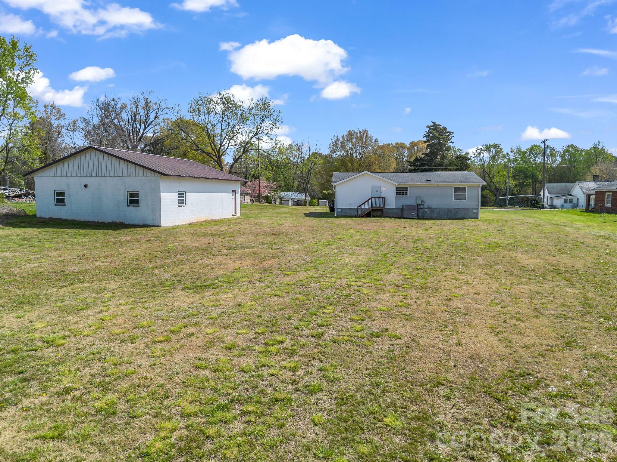 208 Oak Drive Property Photo 9