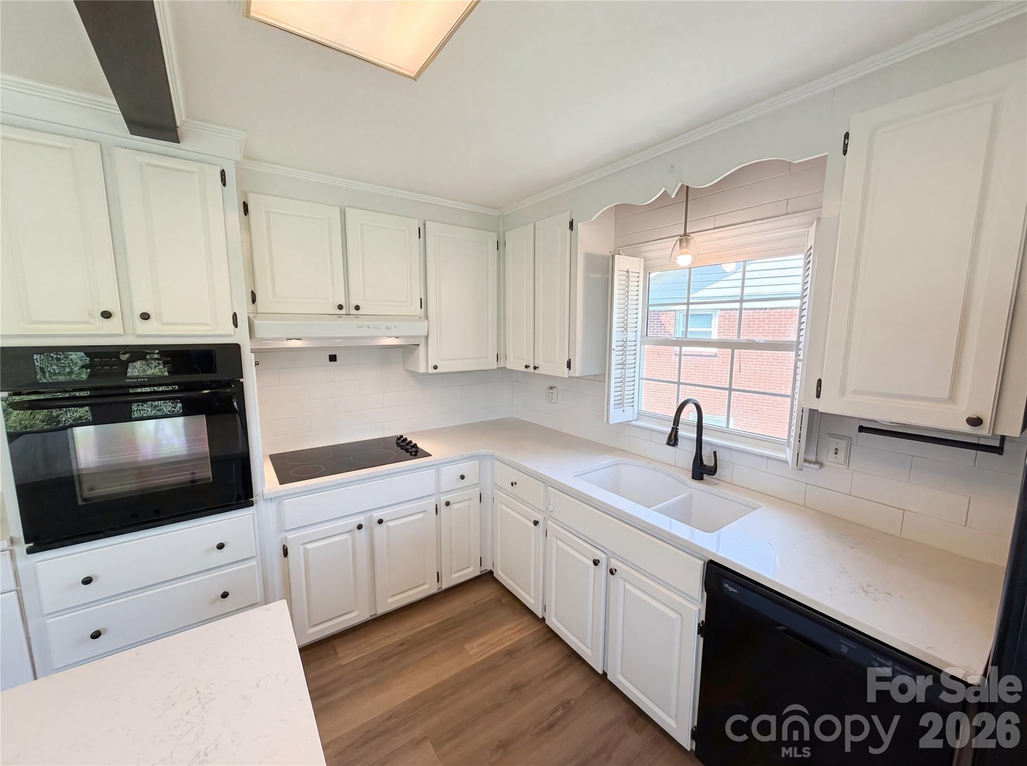 6621 Starcrest Drive Property Photo 6