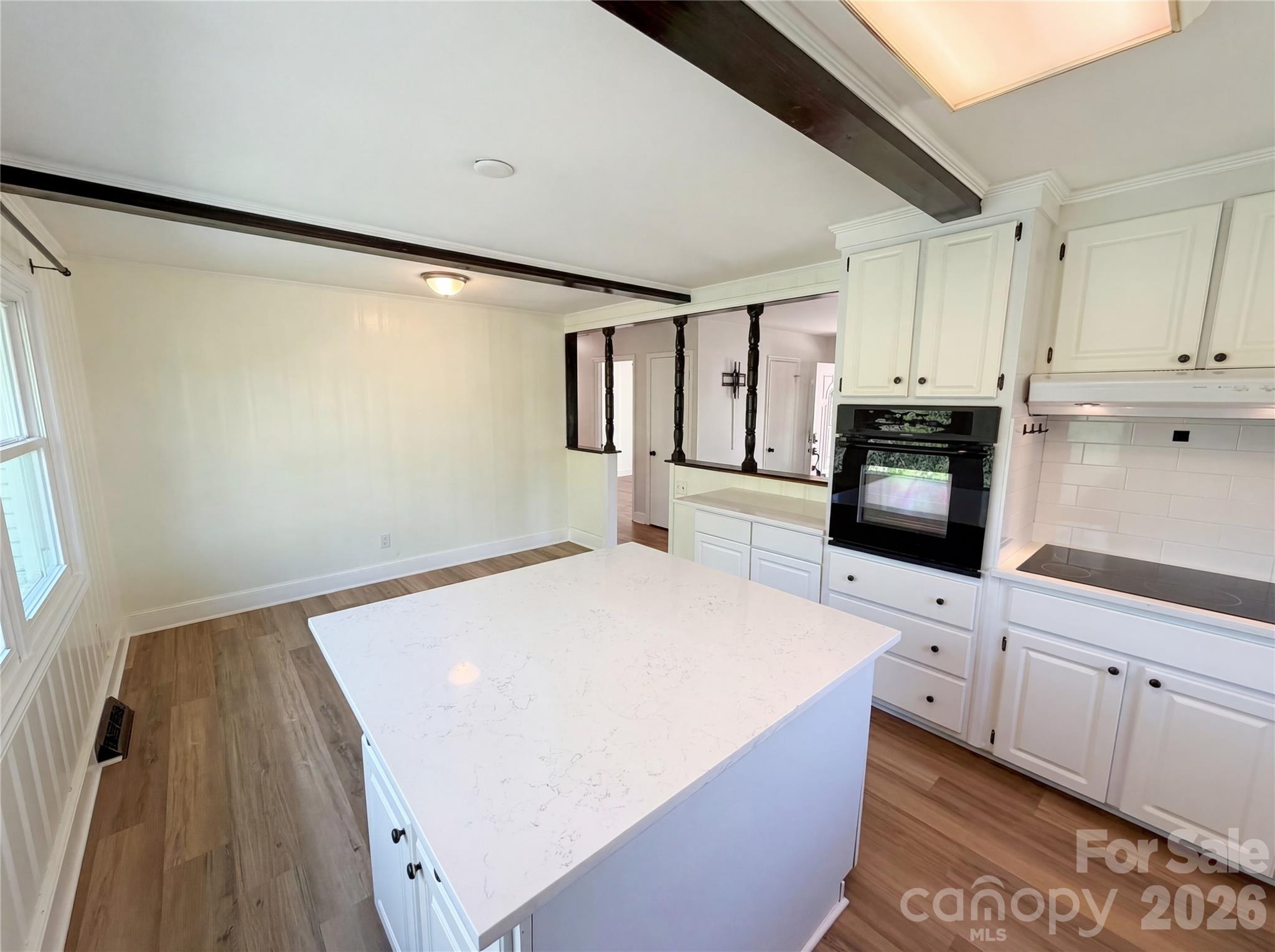 6621 Starcrest Drive Property Photo 9