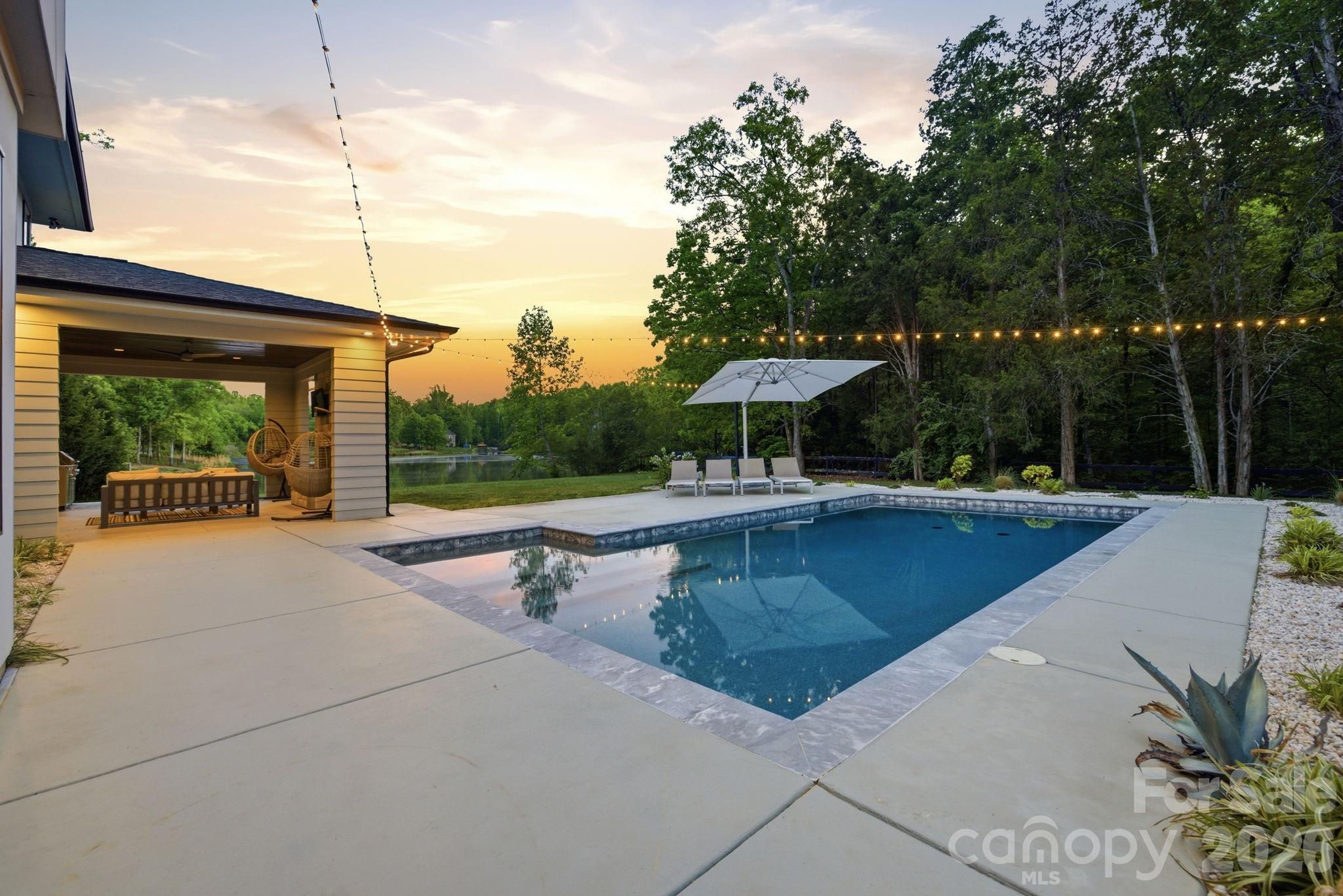 4004 Oldstone Forest Drive Property Photo 5