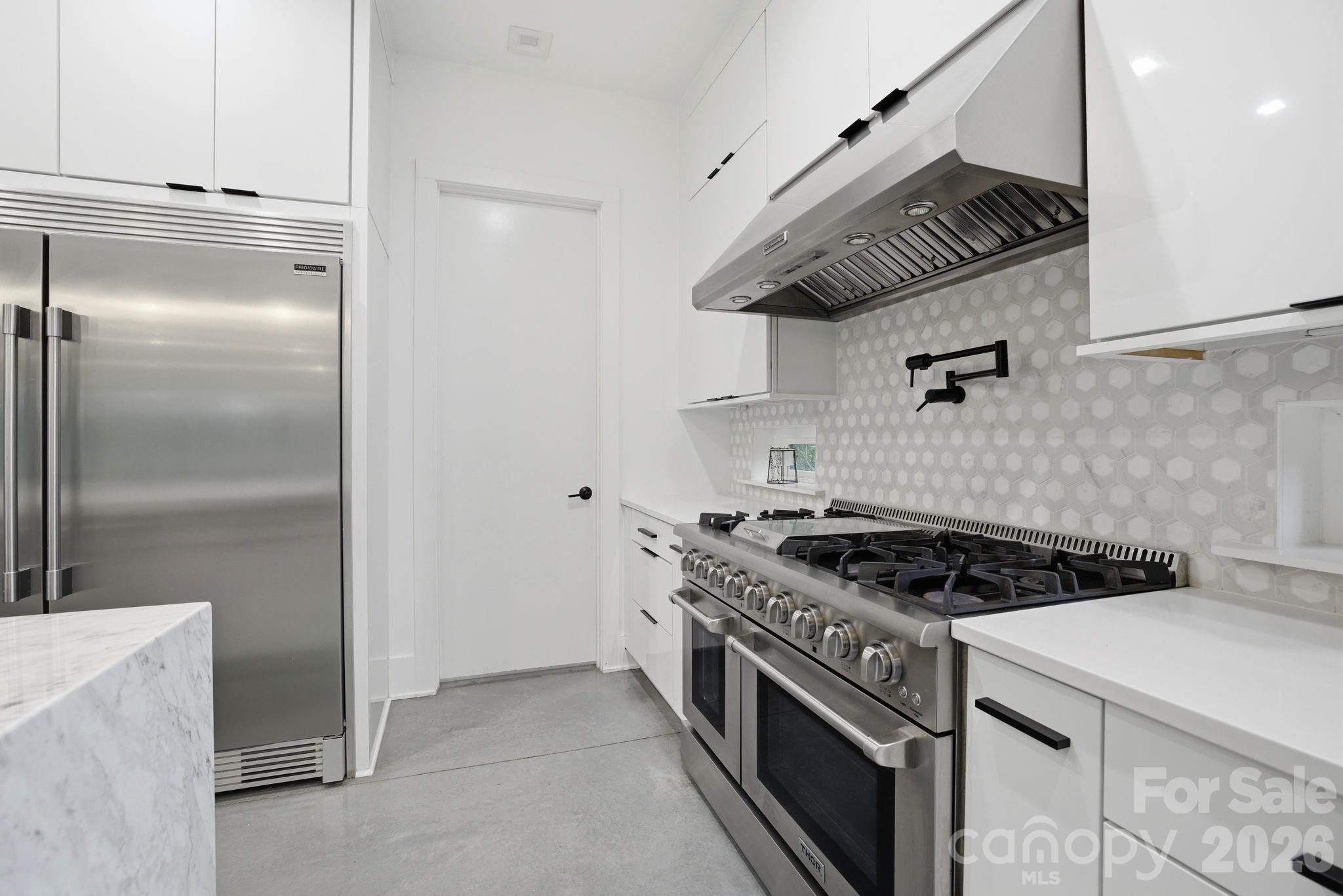 4004 Oldstone Forest Drive Property Photo 14