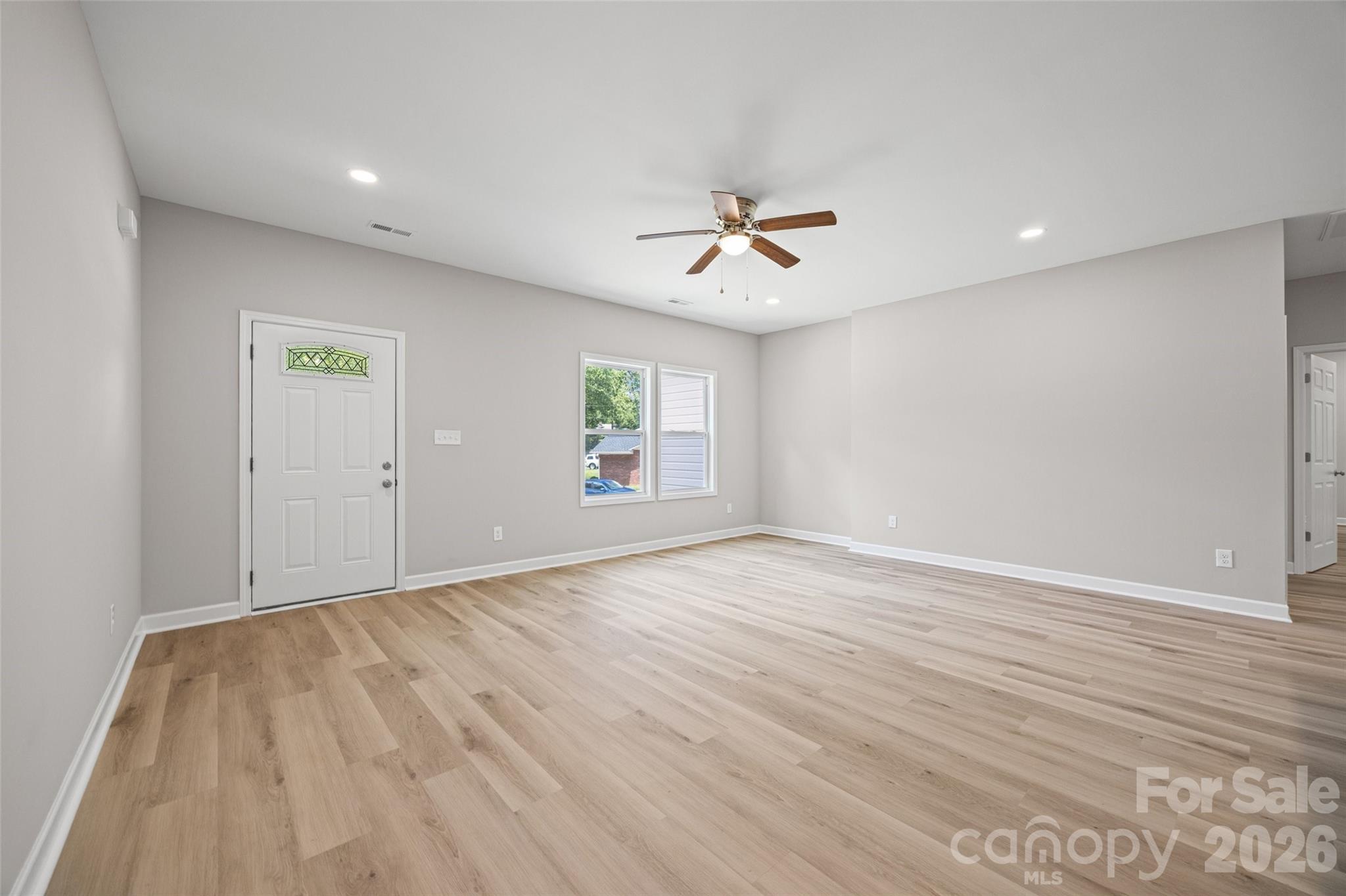 343 Oak Street Property Photo 7