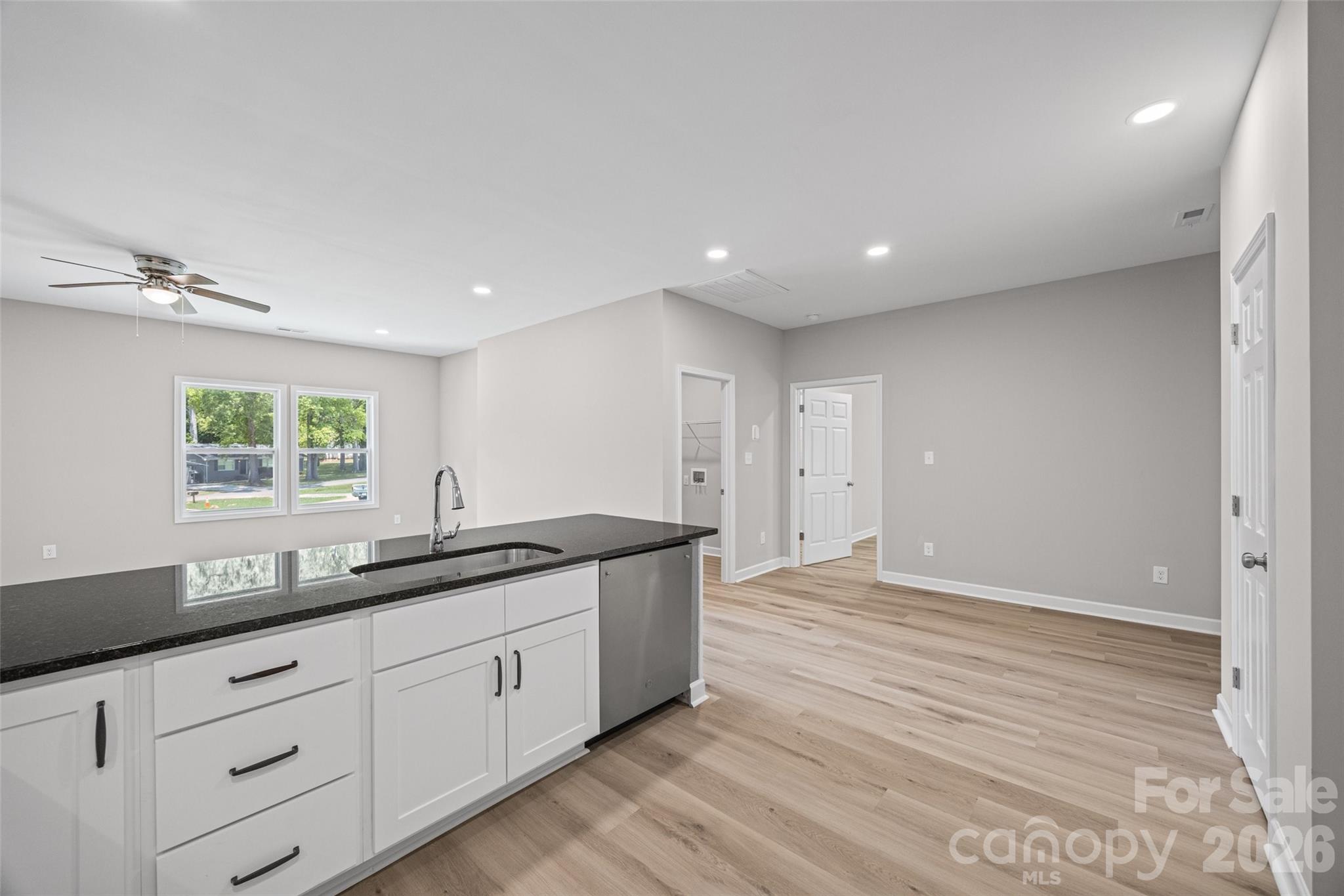 343 Oak Street Property Photo 10