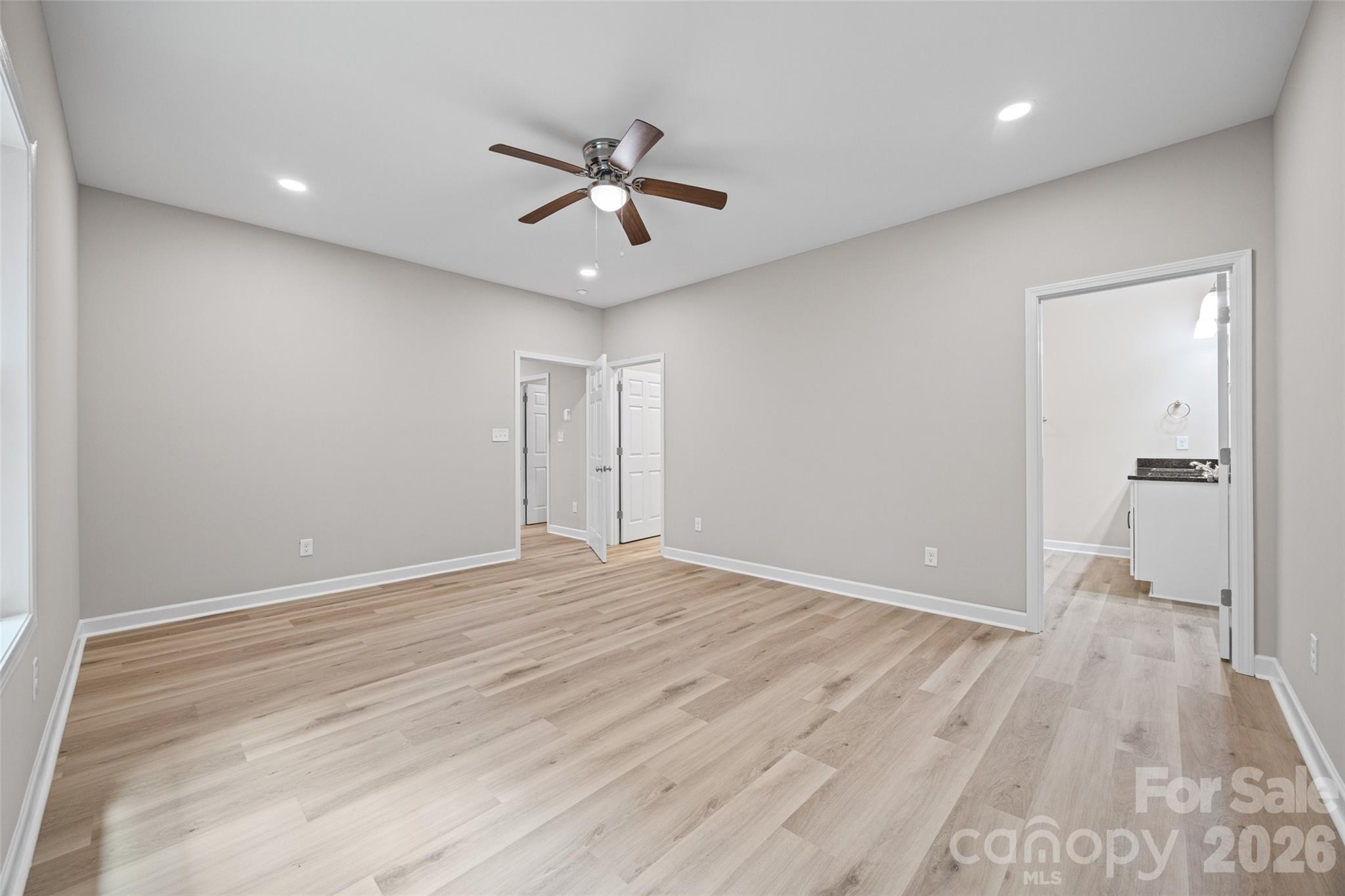 343 Oak Street Property Photo 12