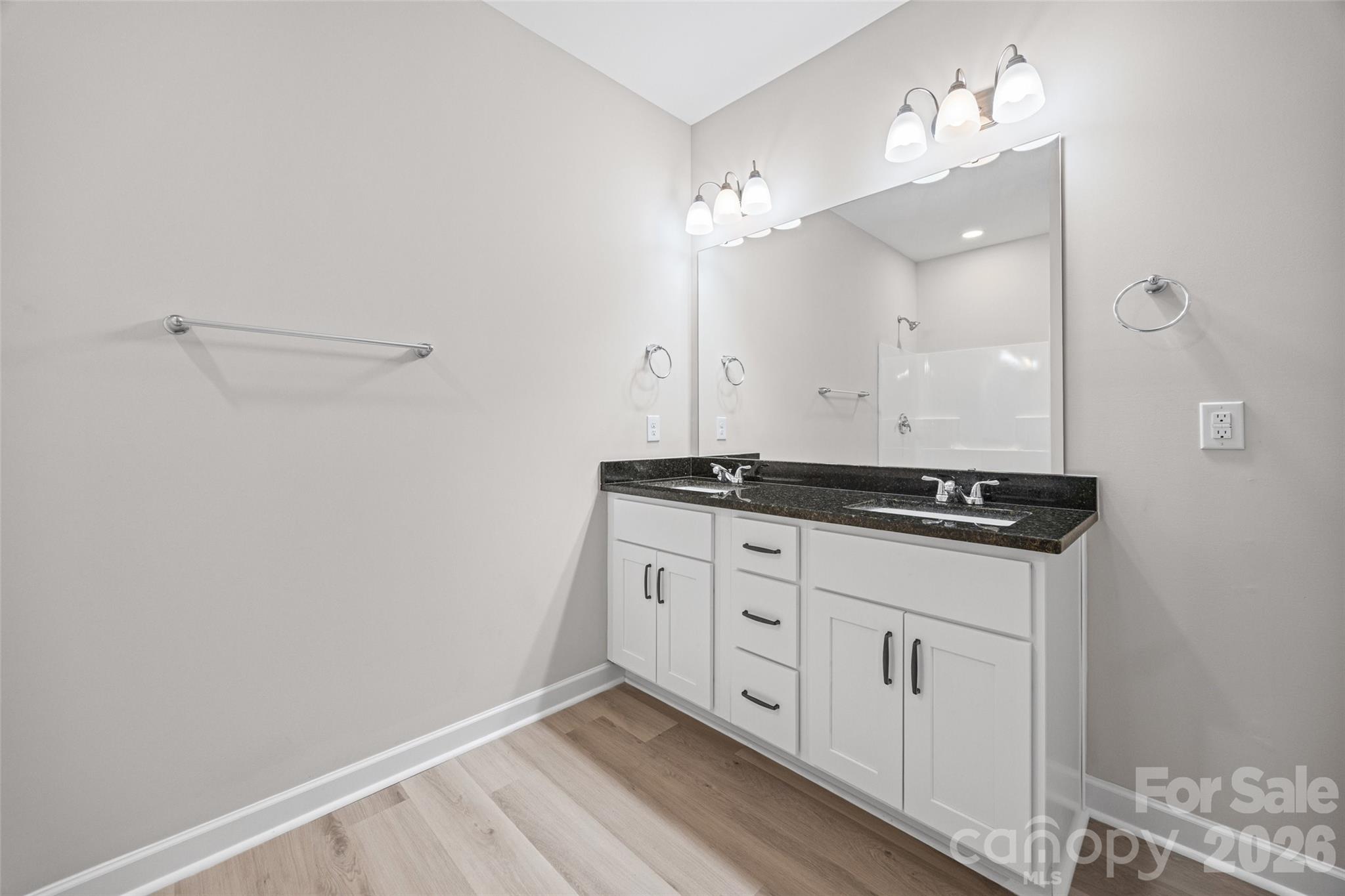 343 Oak Street Property Photo 13