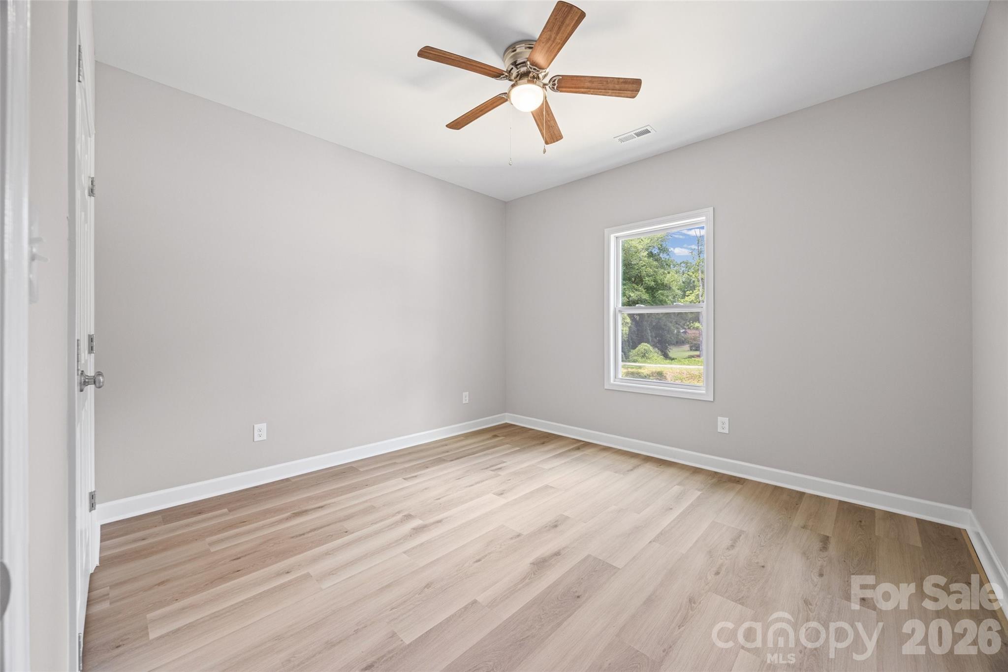 343 Oak Street Property Photo 17
